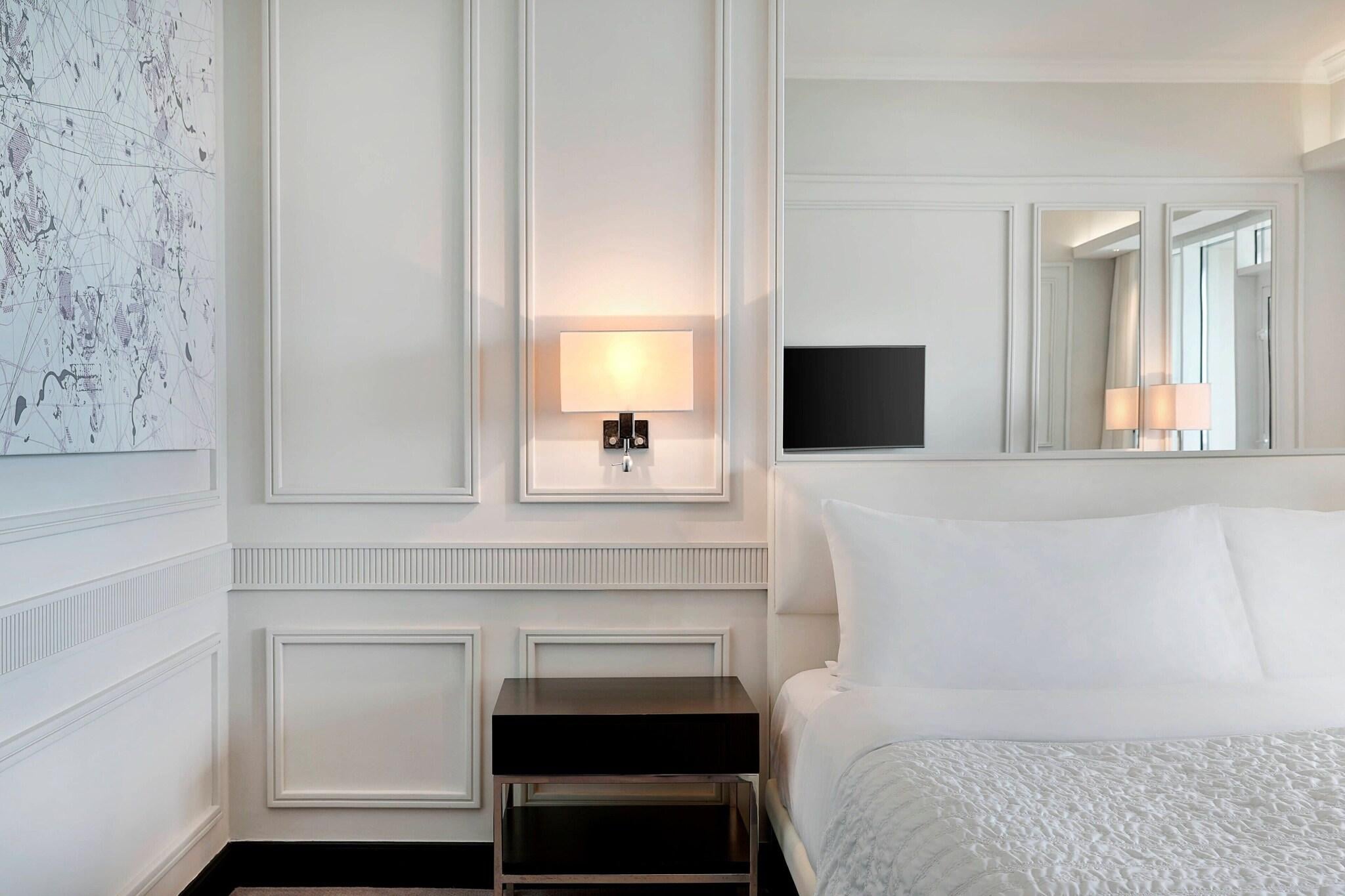 Double Deluxe King Bed