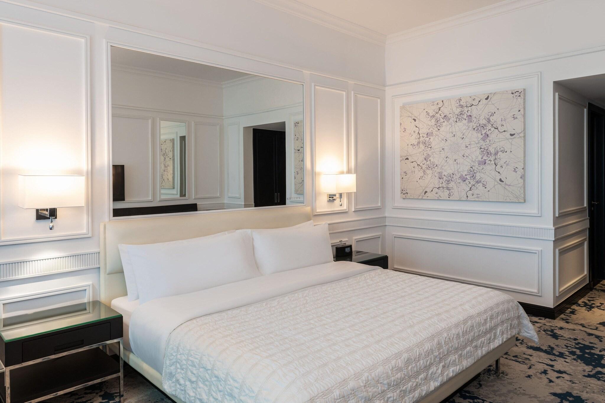 Double Deluxe King Bed