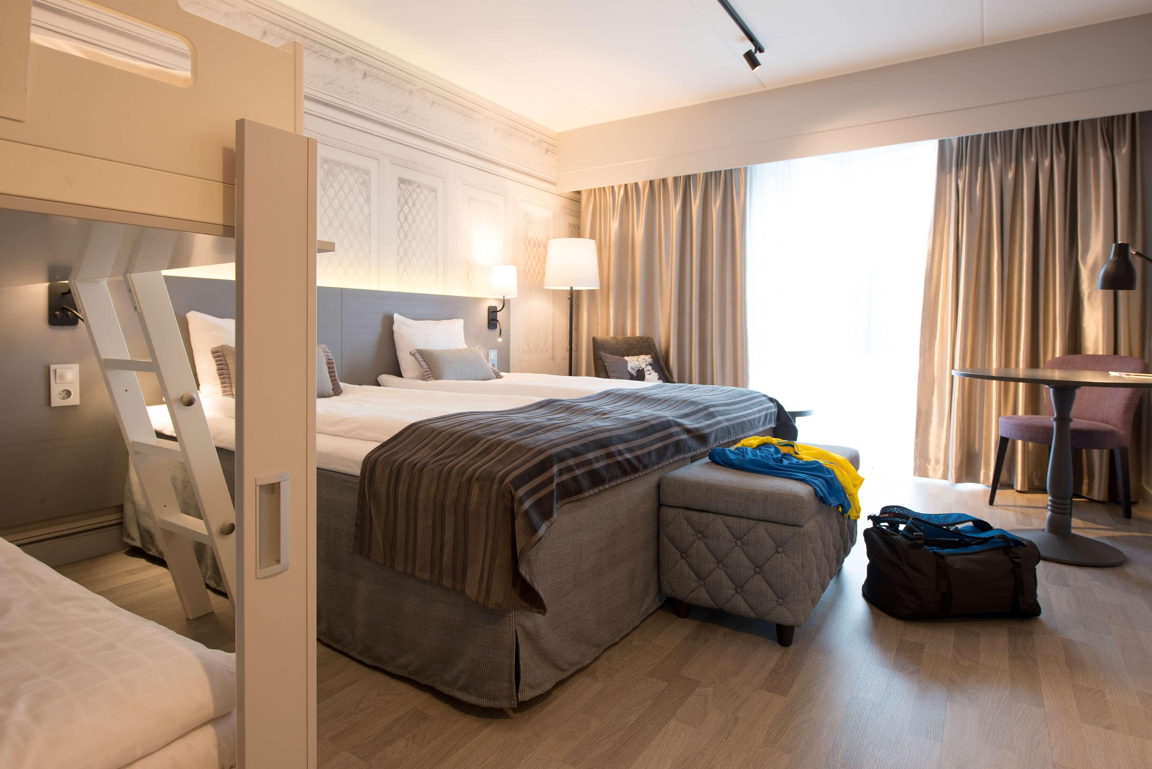 Family Room Capacity 4