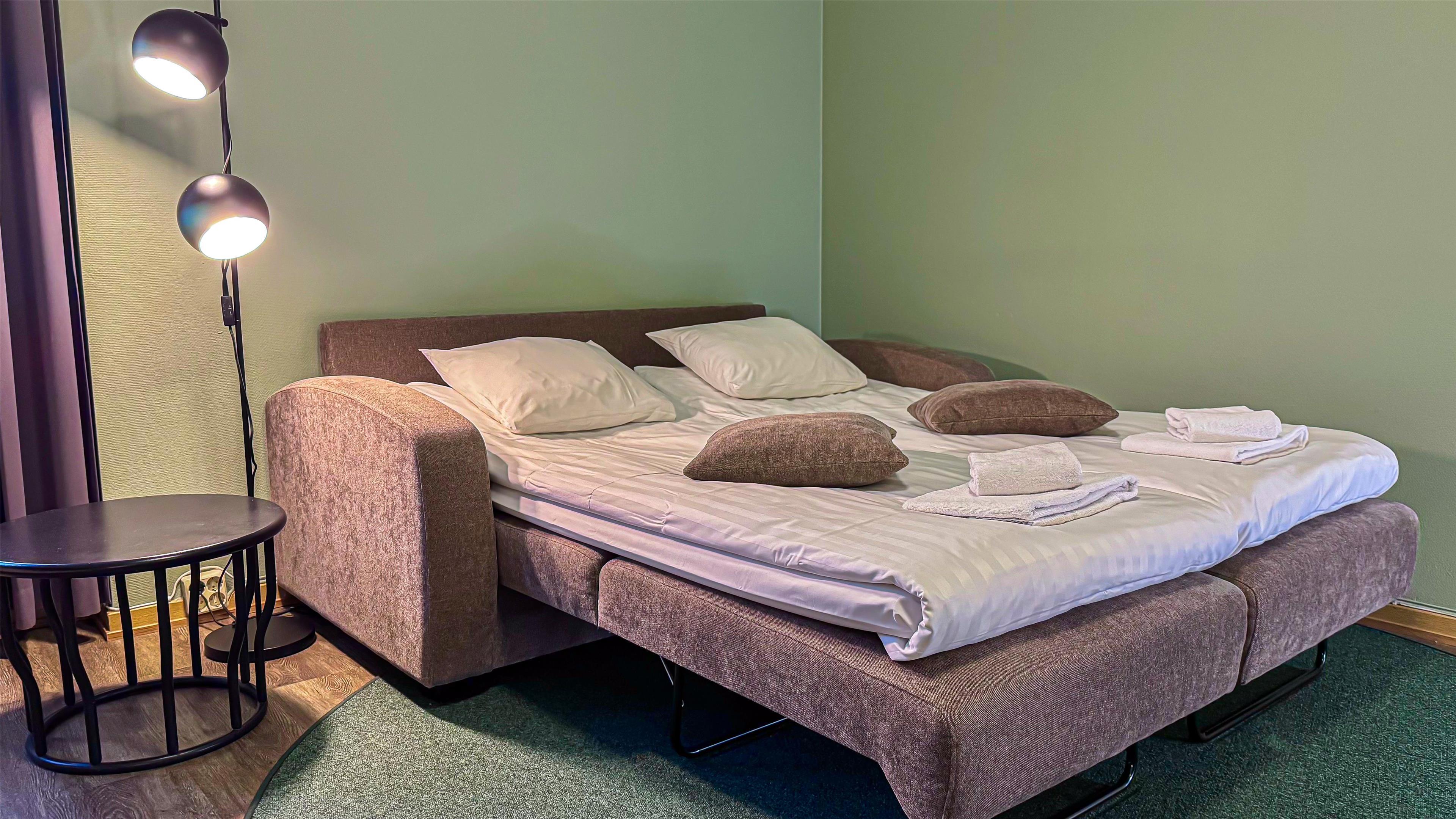 Family Room Capacity 6