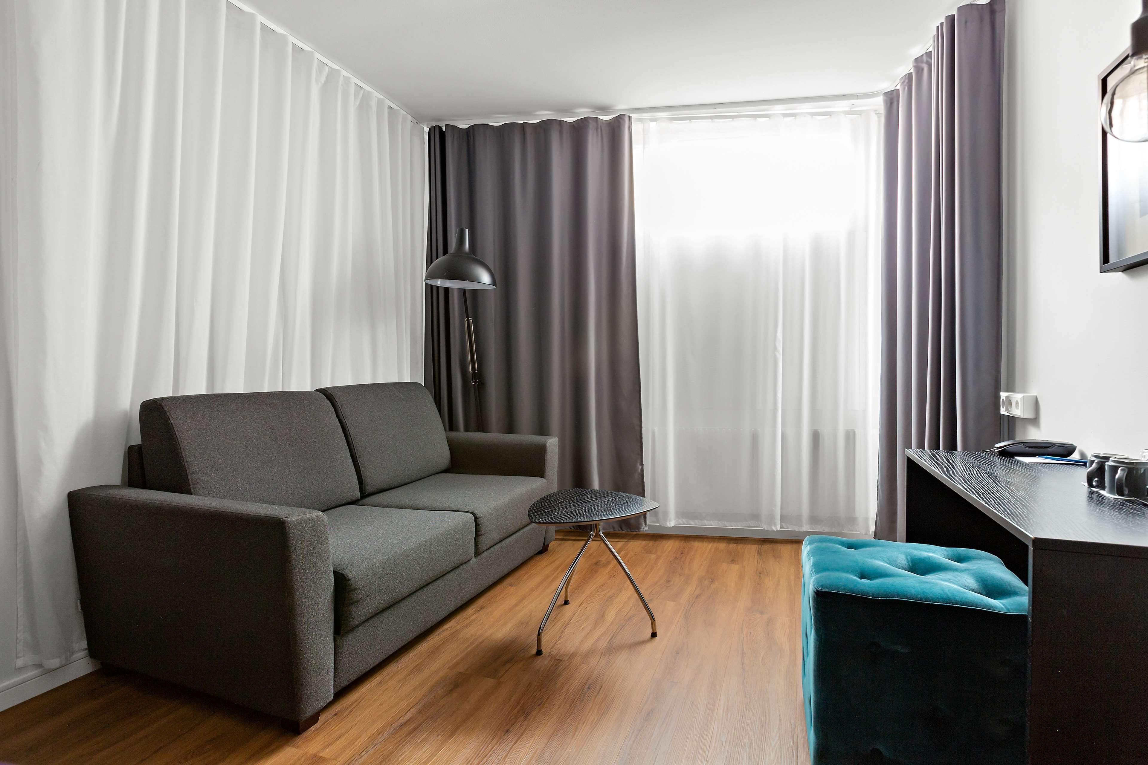 Quadruple Non Smoking