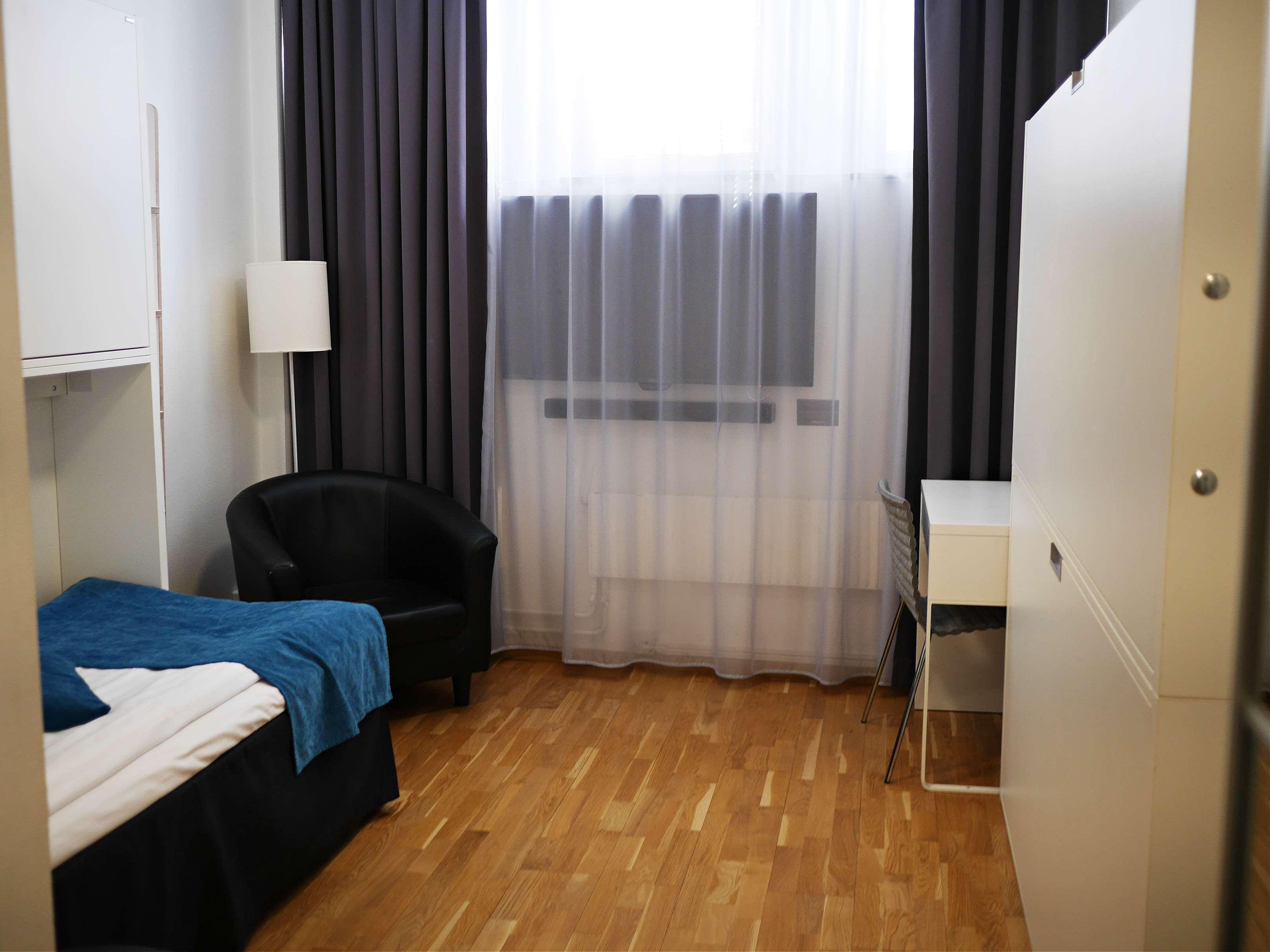 Quadruple Non Smoking