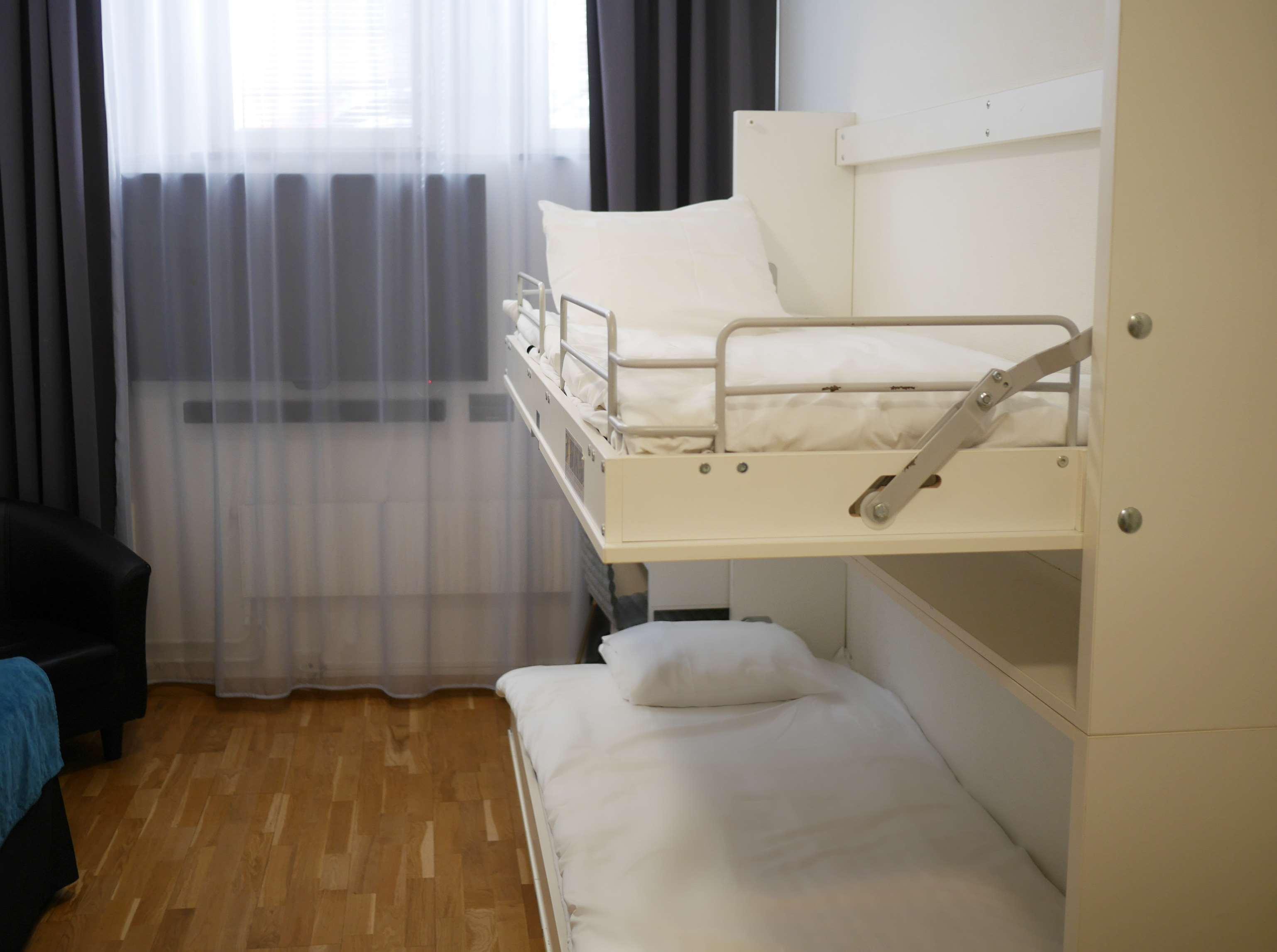 Quadruple Non Smoking