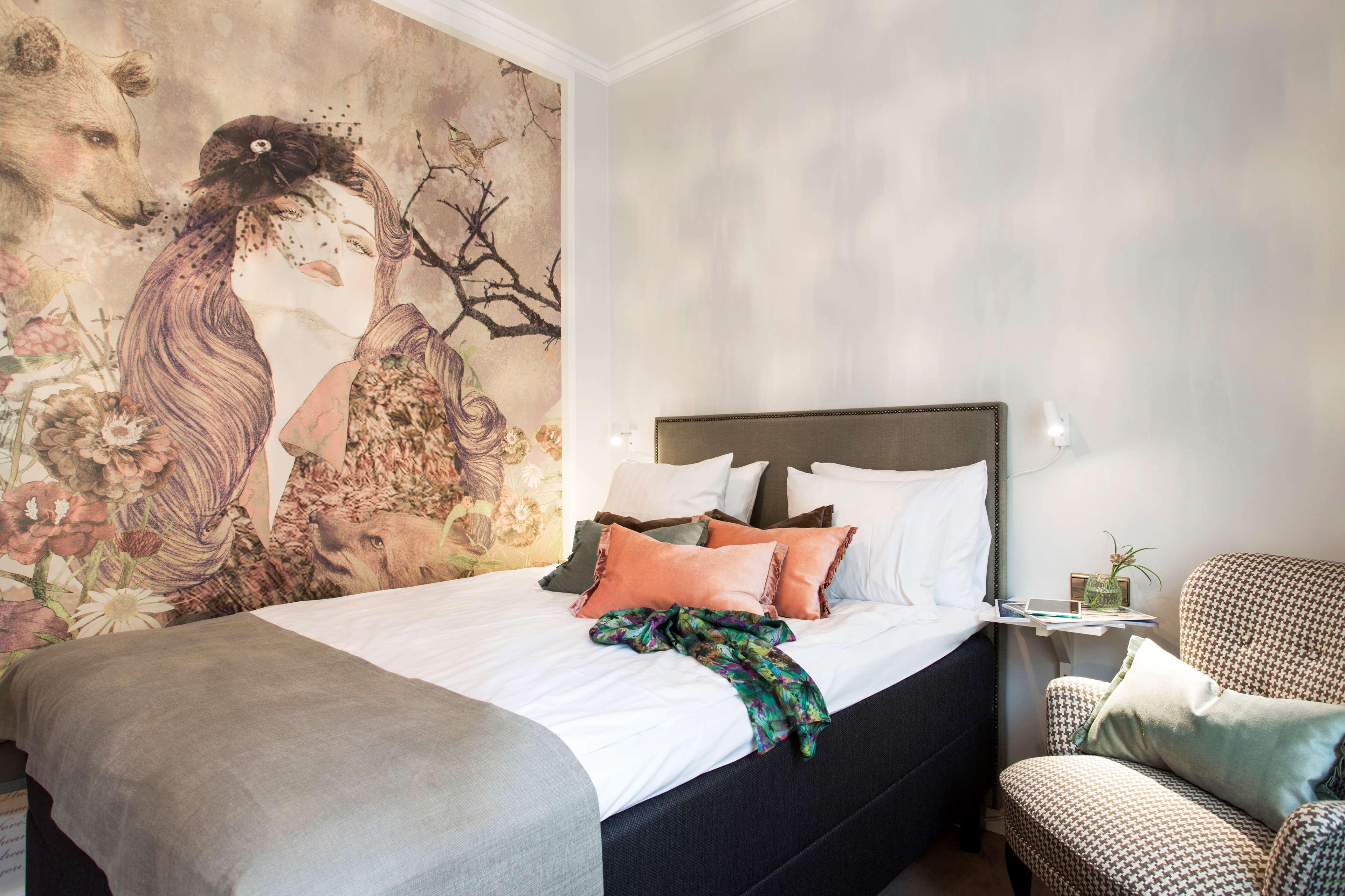 Double Queen Size Bed