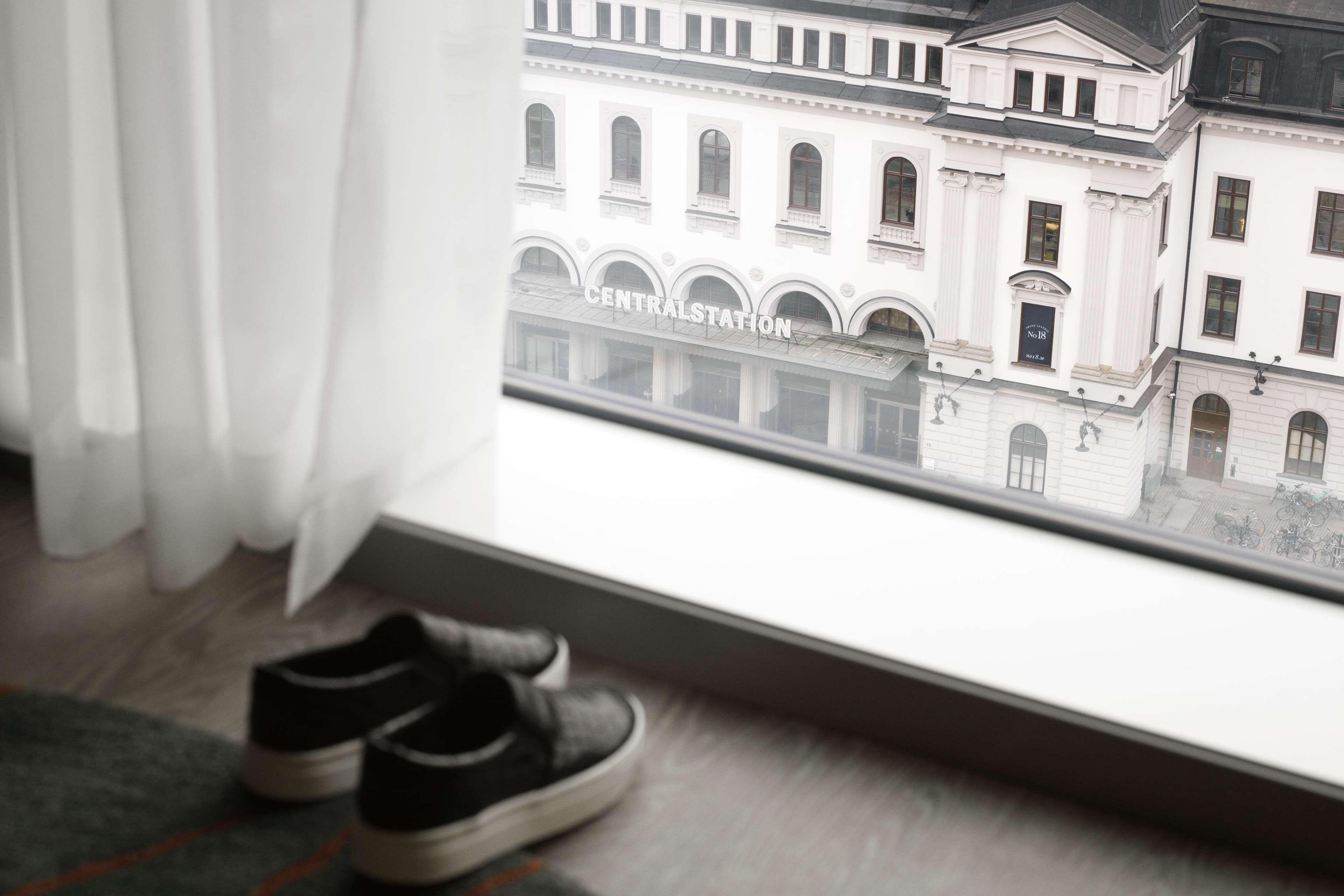 Double Single Superior Queen Bed