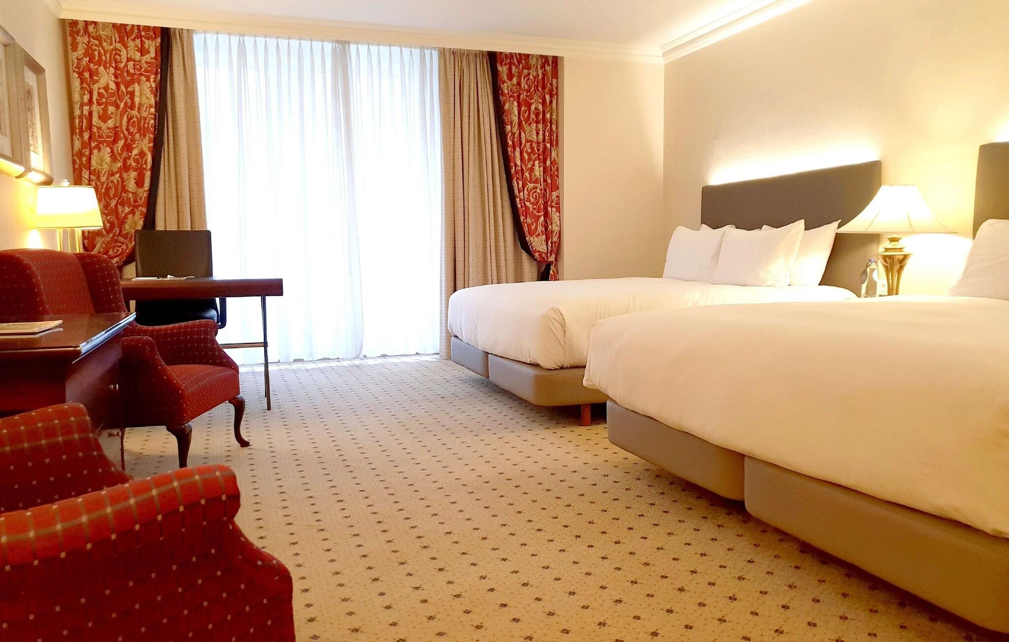 Quadruple Two King Beds