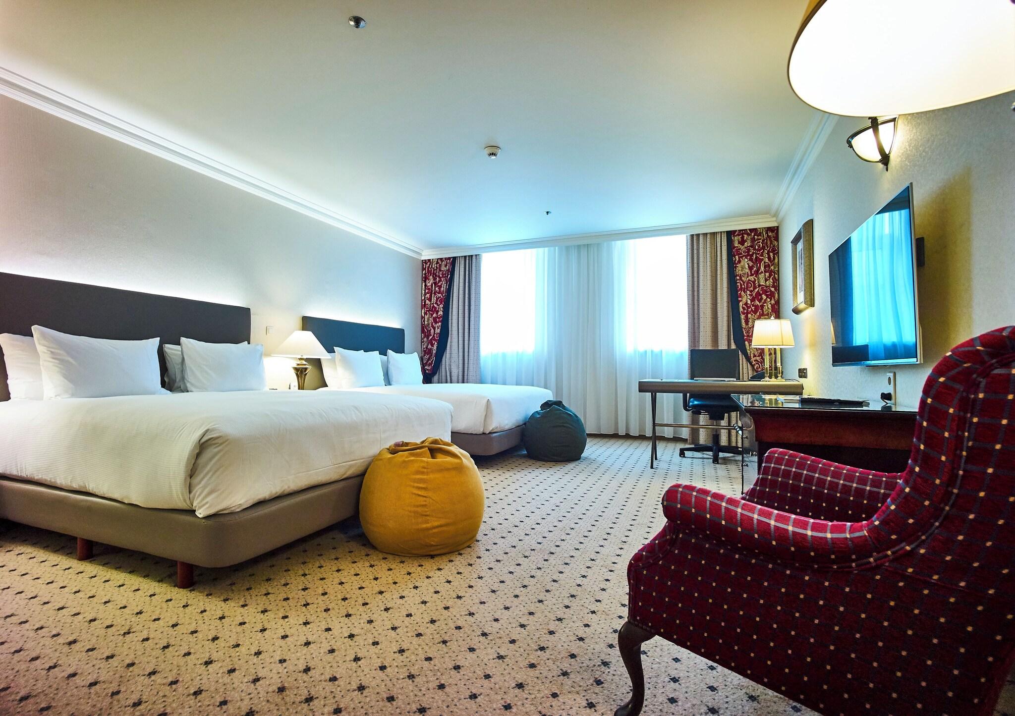 Quadruple Two King Beds