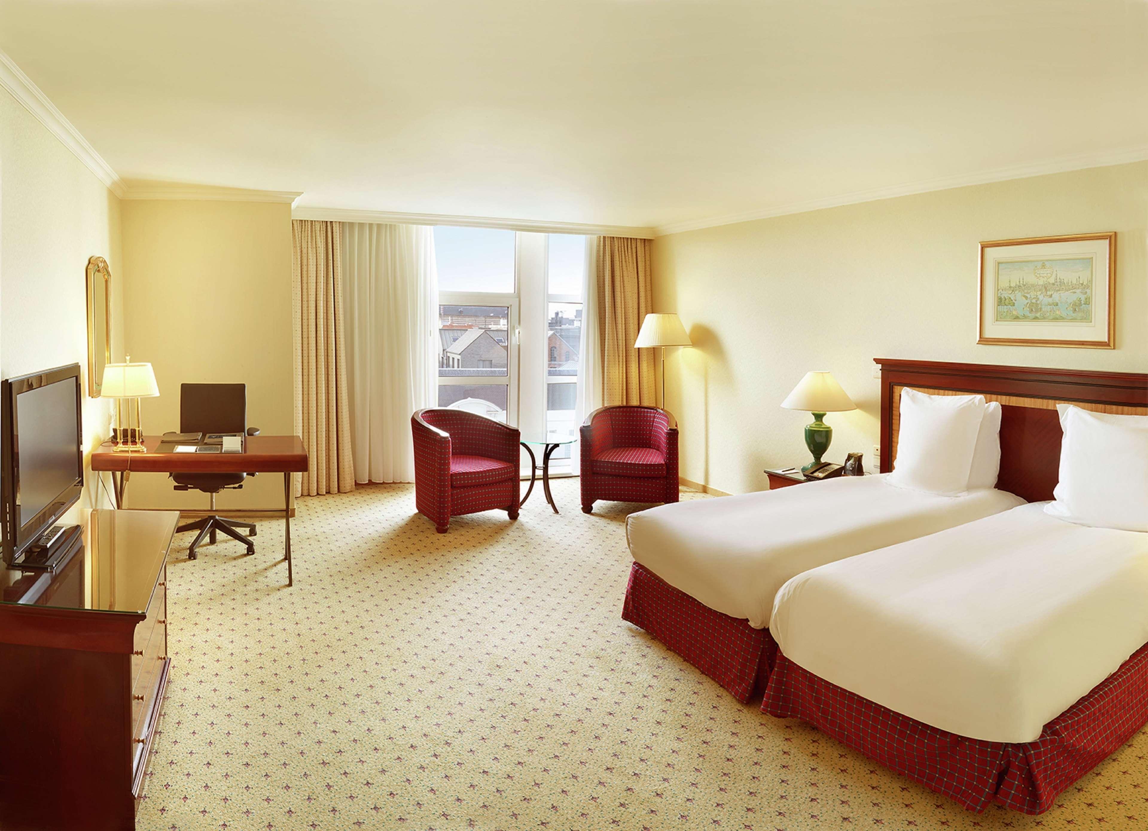 Family Room Executive