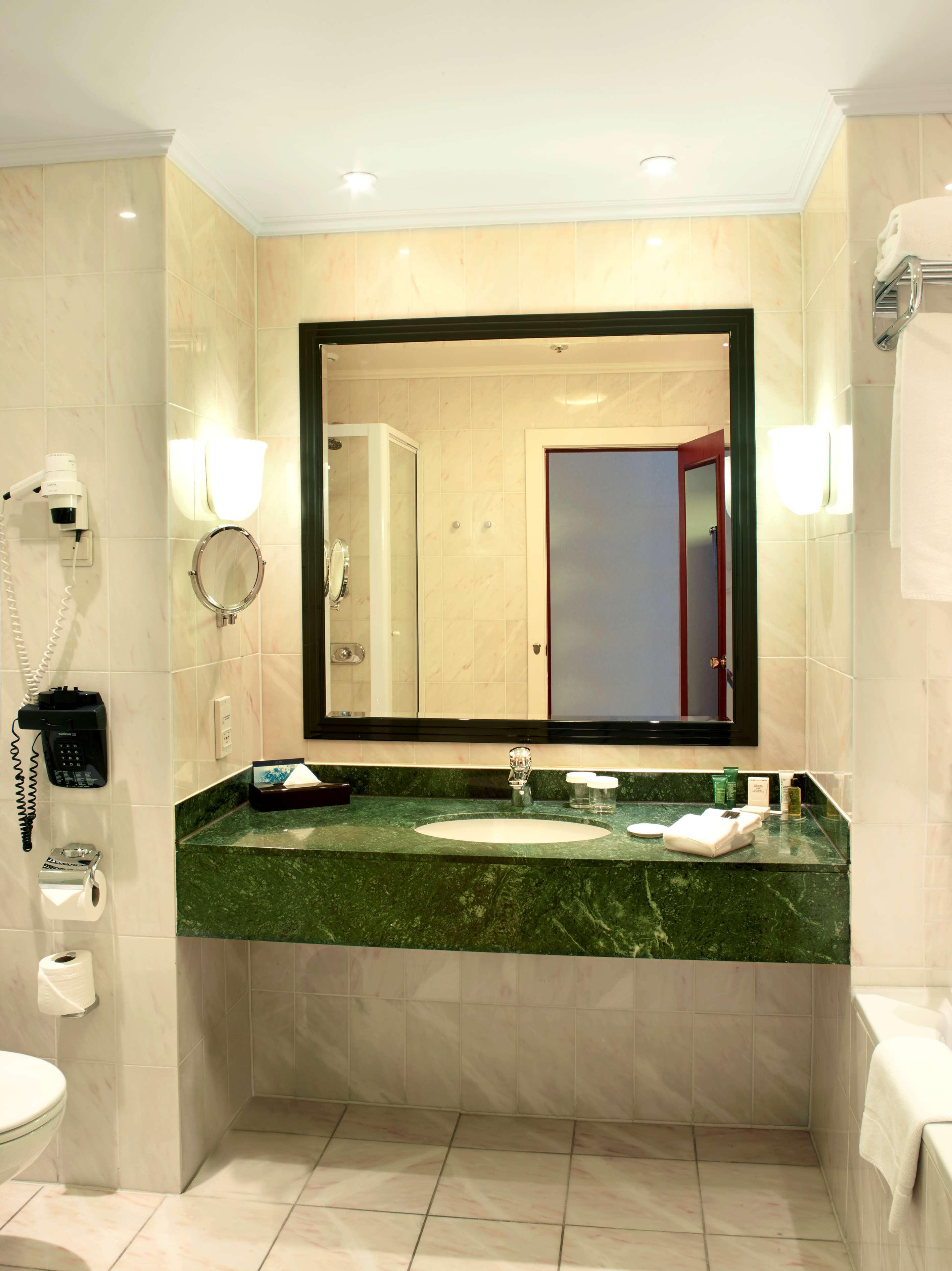 Suite Connecting Room