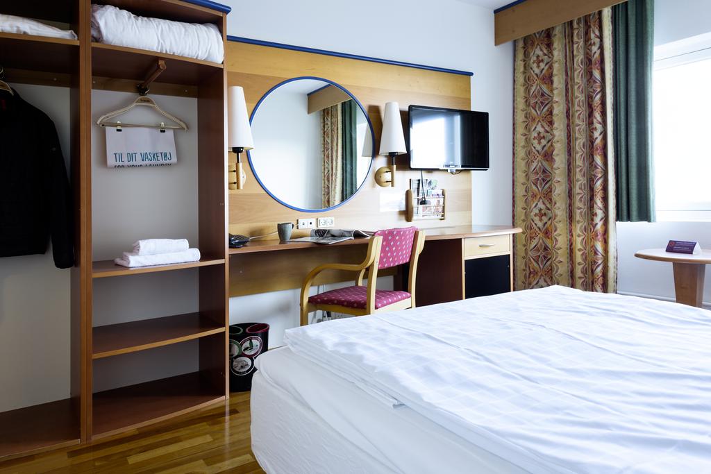 Double Single Superior King Bed