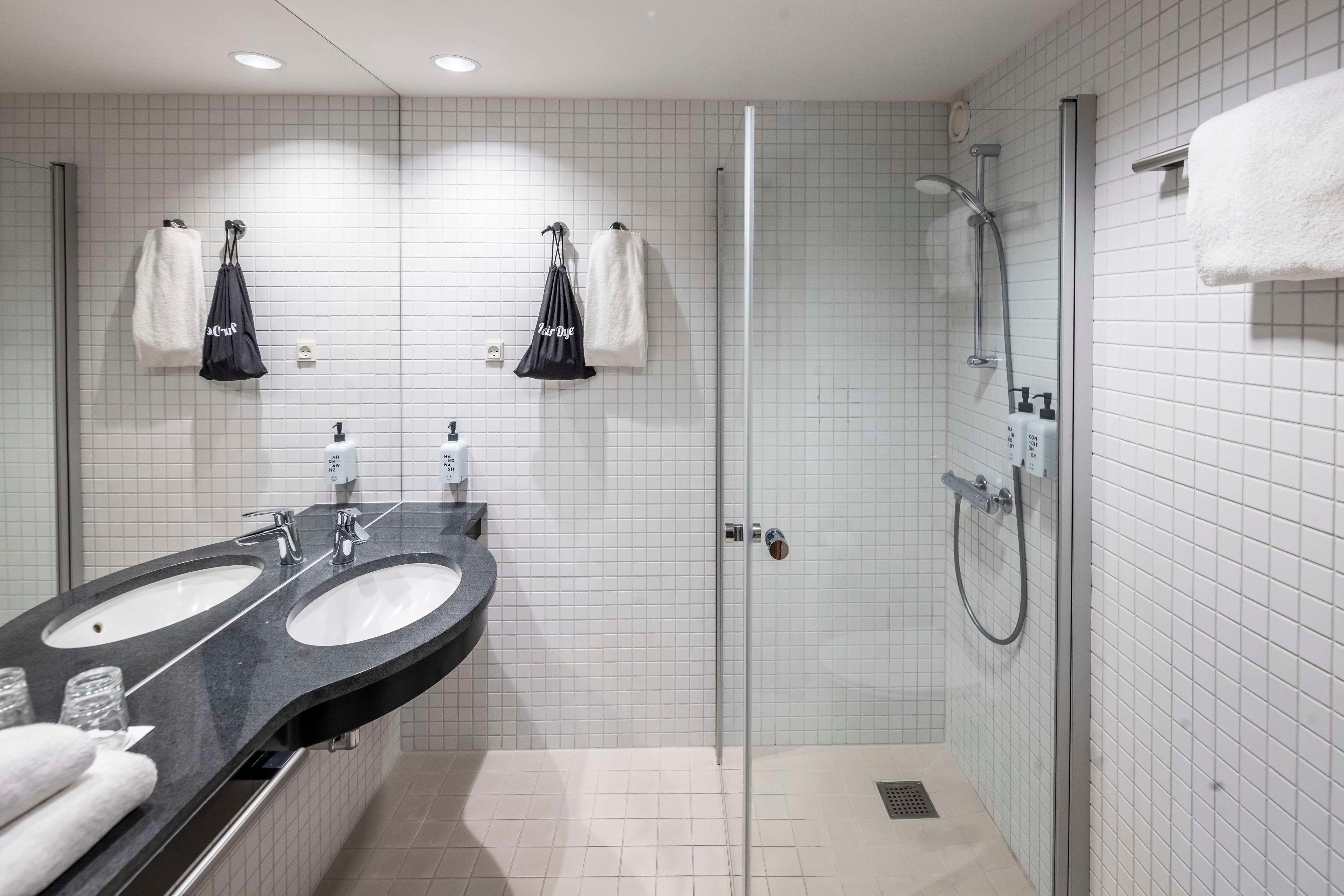 Double Single Superior King Bed