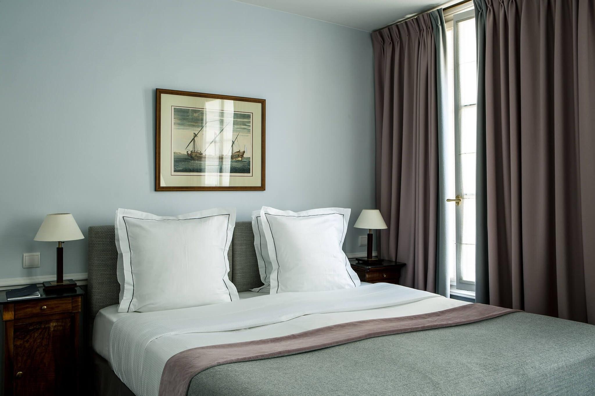 Double Deluxe One Bed