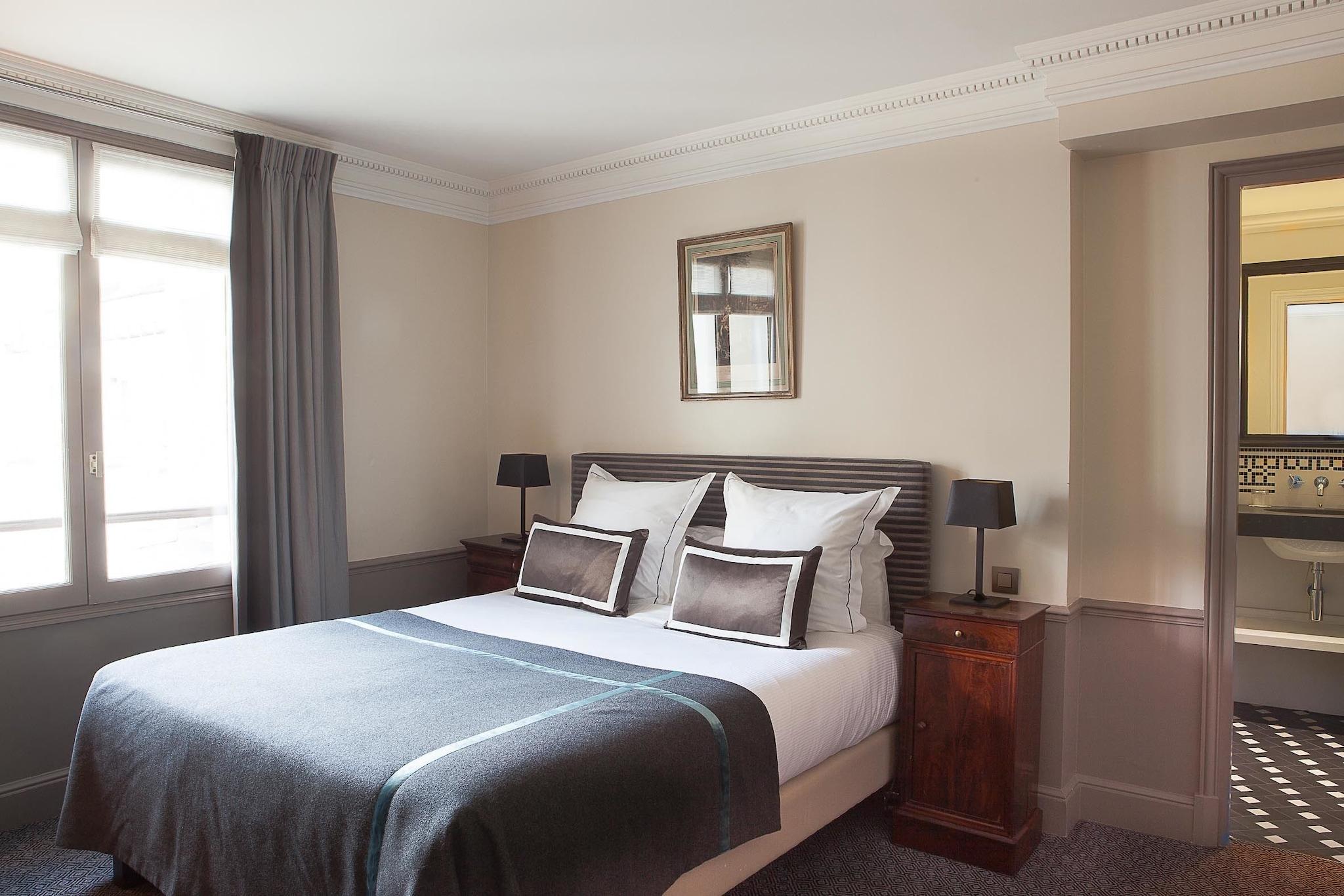 Double Deluxe One Bed