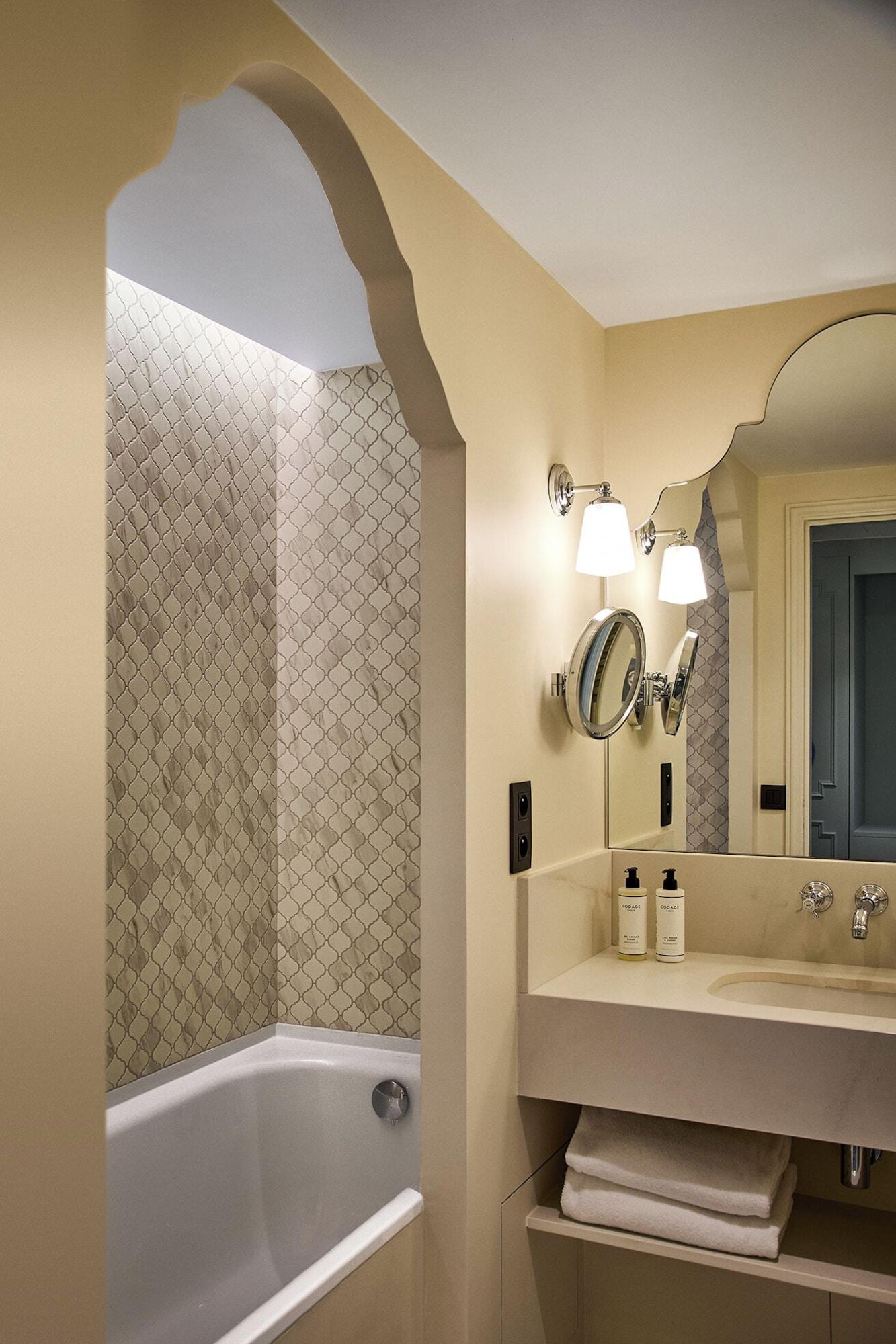 Double Deluxe One Bed