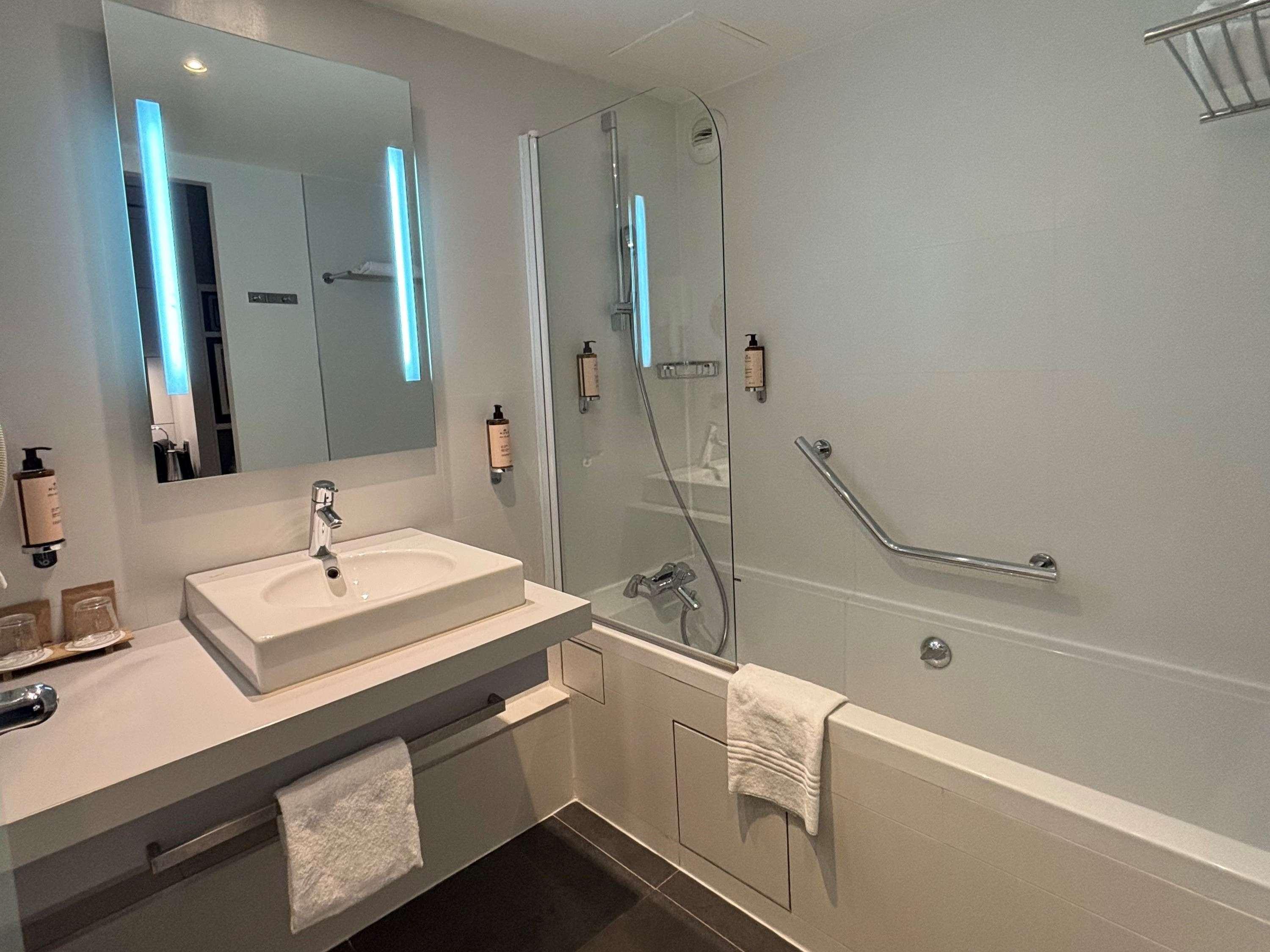 Double Accessible Superior