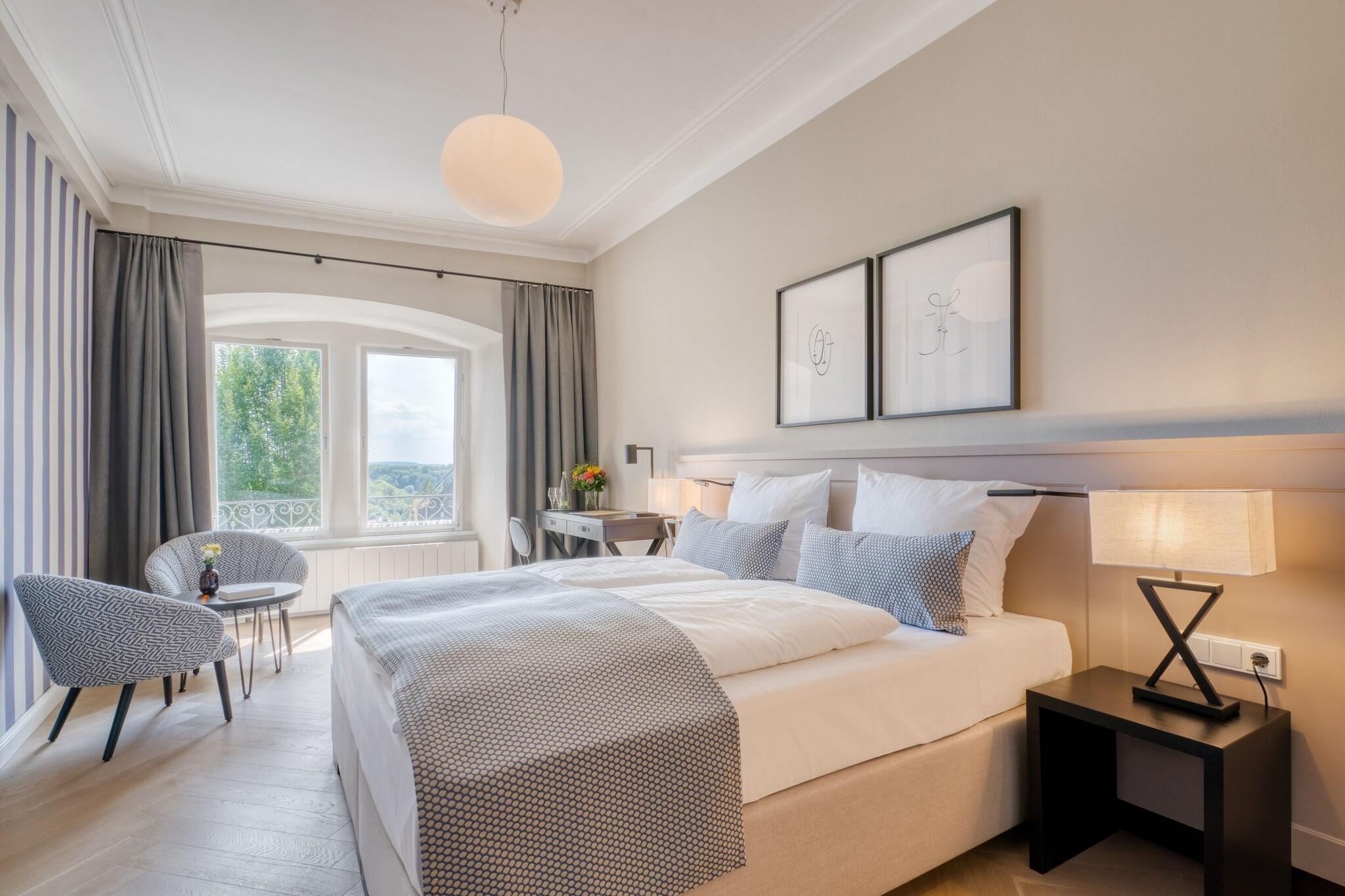 Double Premium Queen Bed