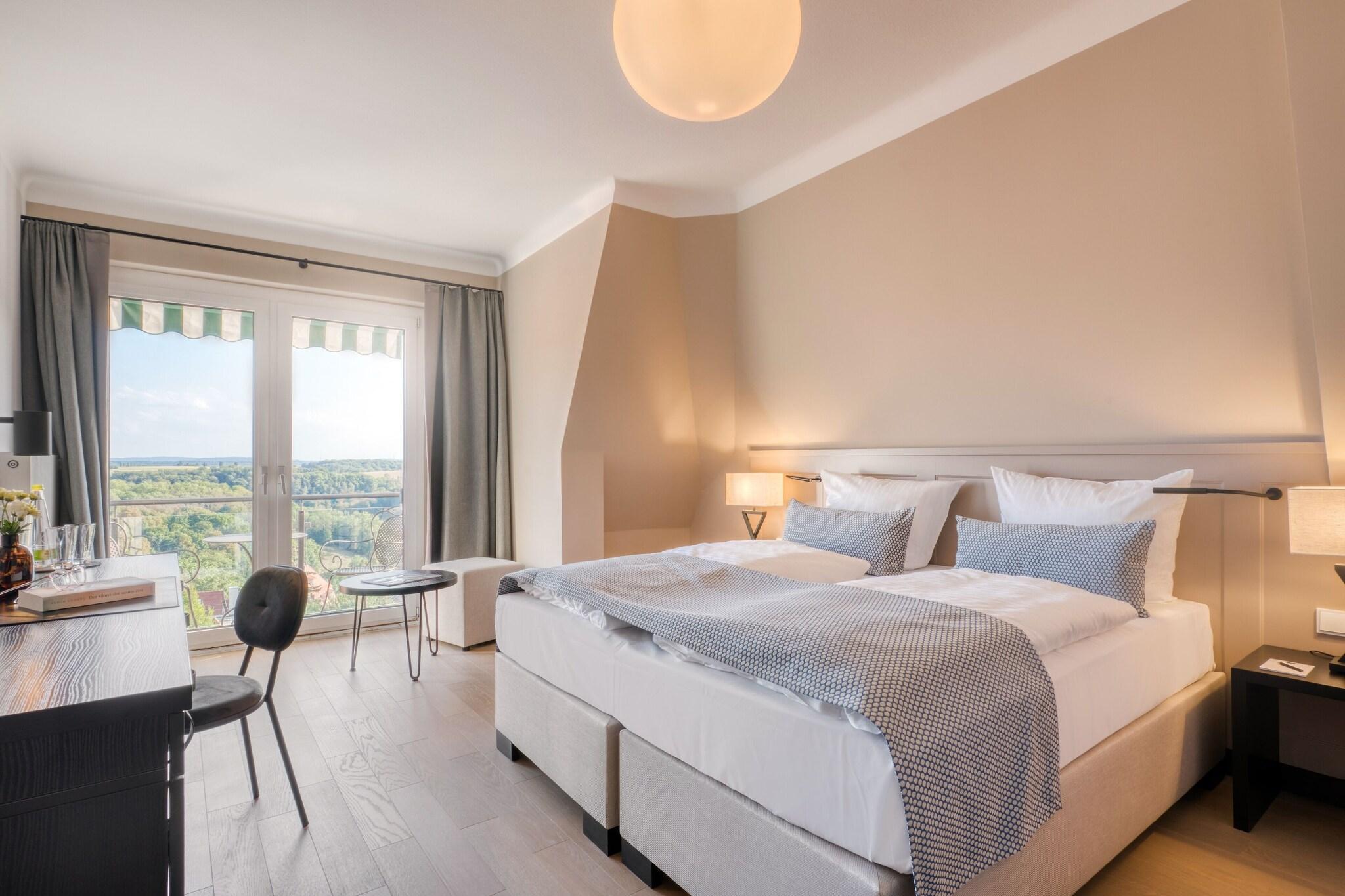 Double Premium Queen Bed