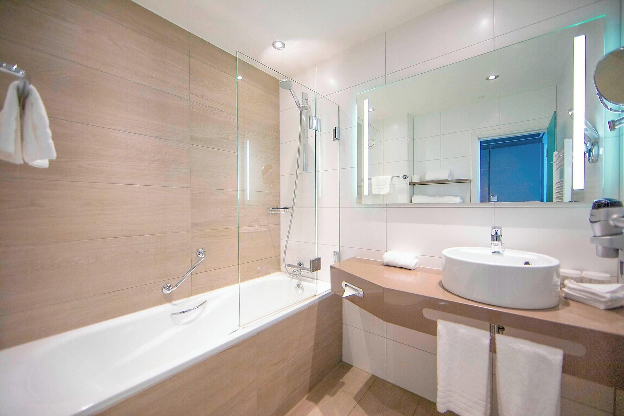 Twin Deluxe Canal View