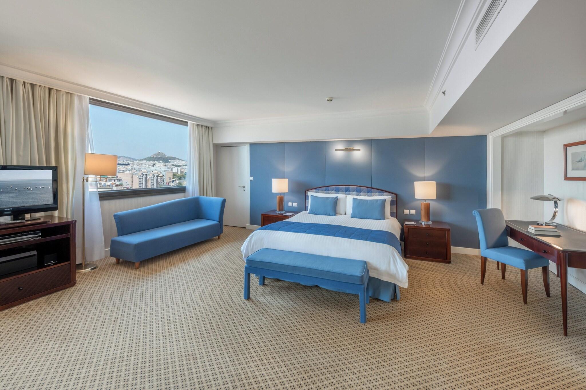 Junior Suite Club with Views