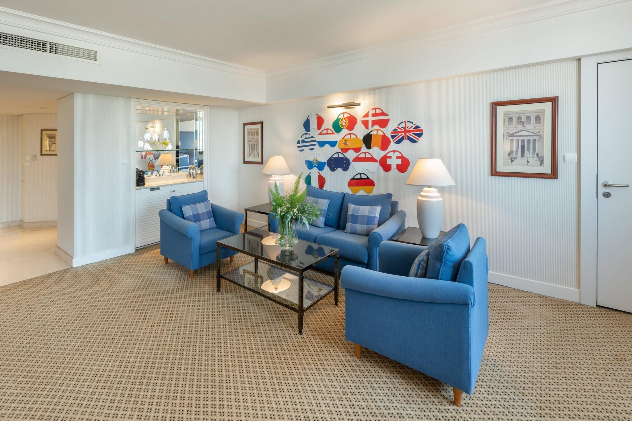 Junior Suite Club with Views