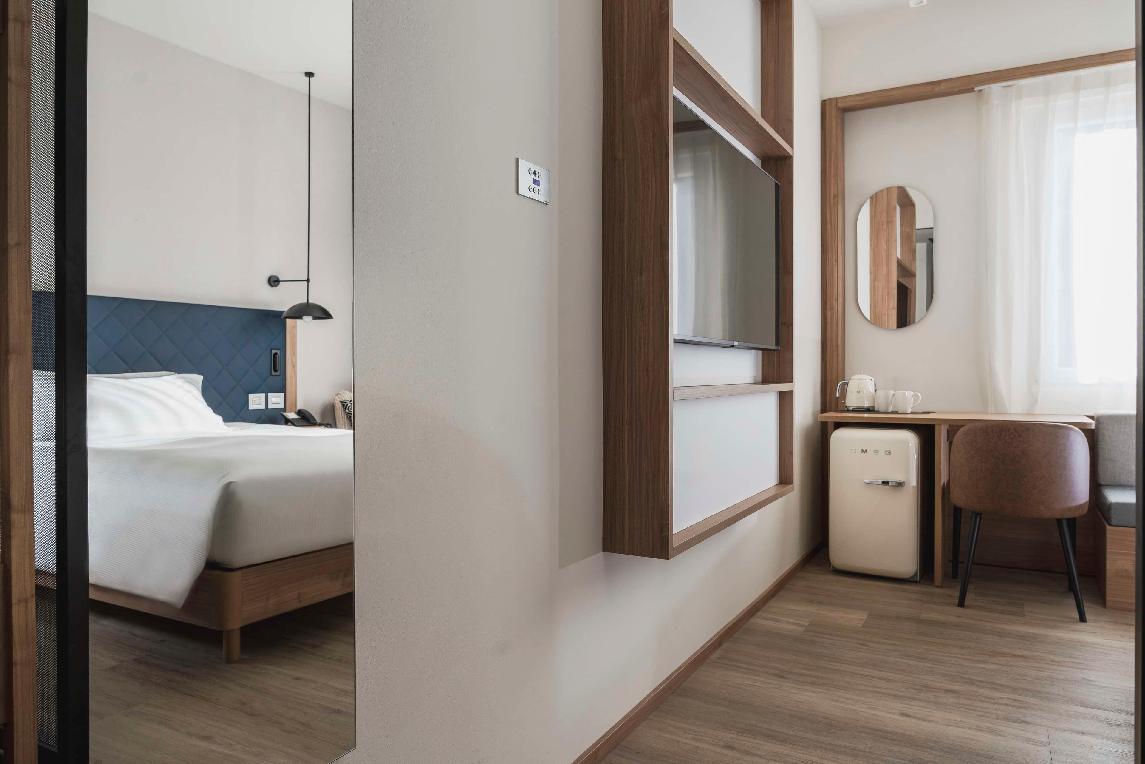 Double King Size Bed