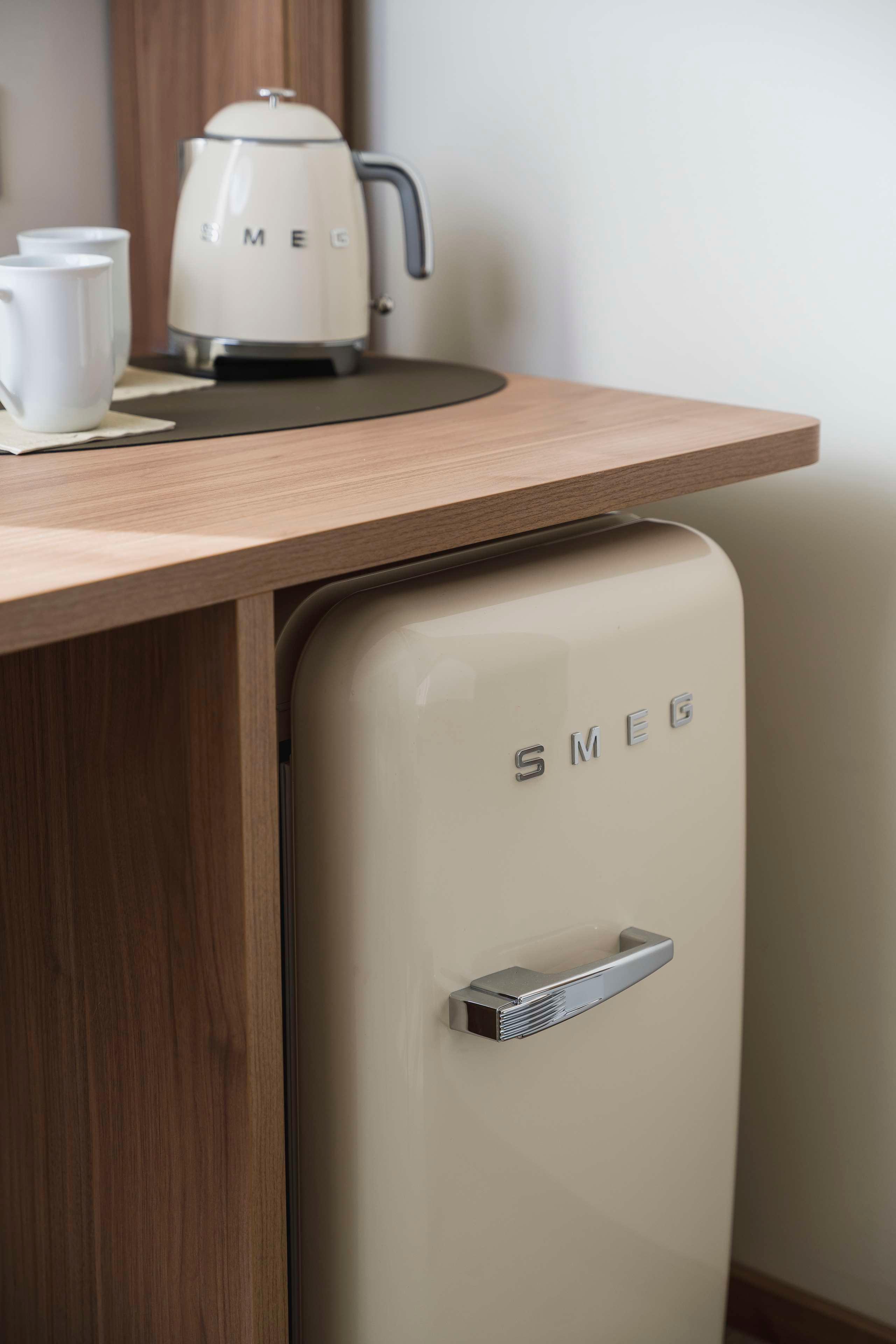 Family Room King Size Bed