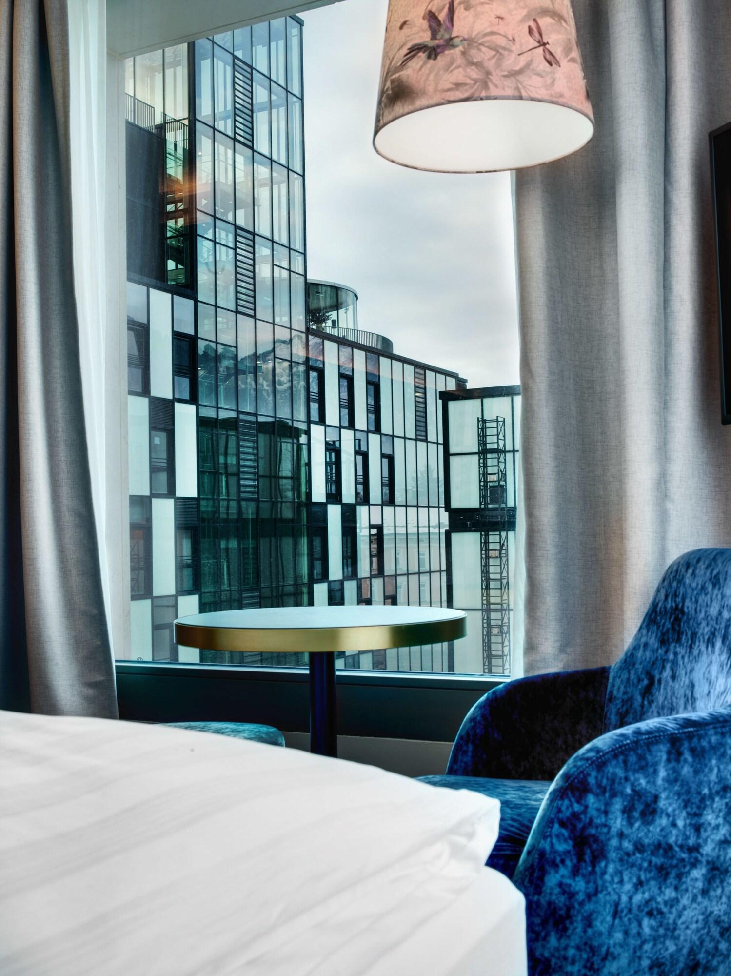 Double or Twin Queen Size Bed