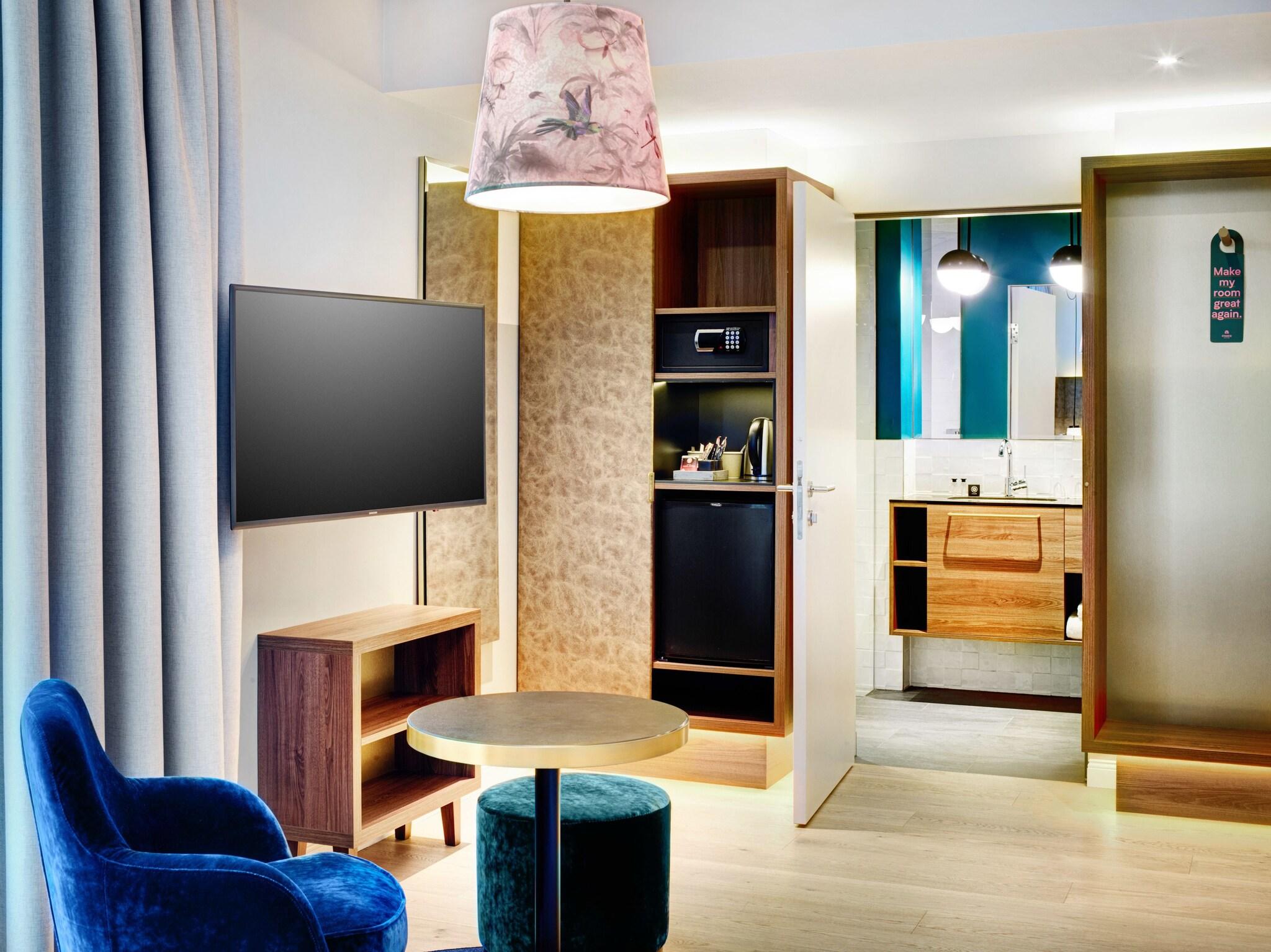 Double or Twin Queen Size Bed