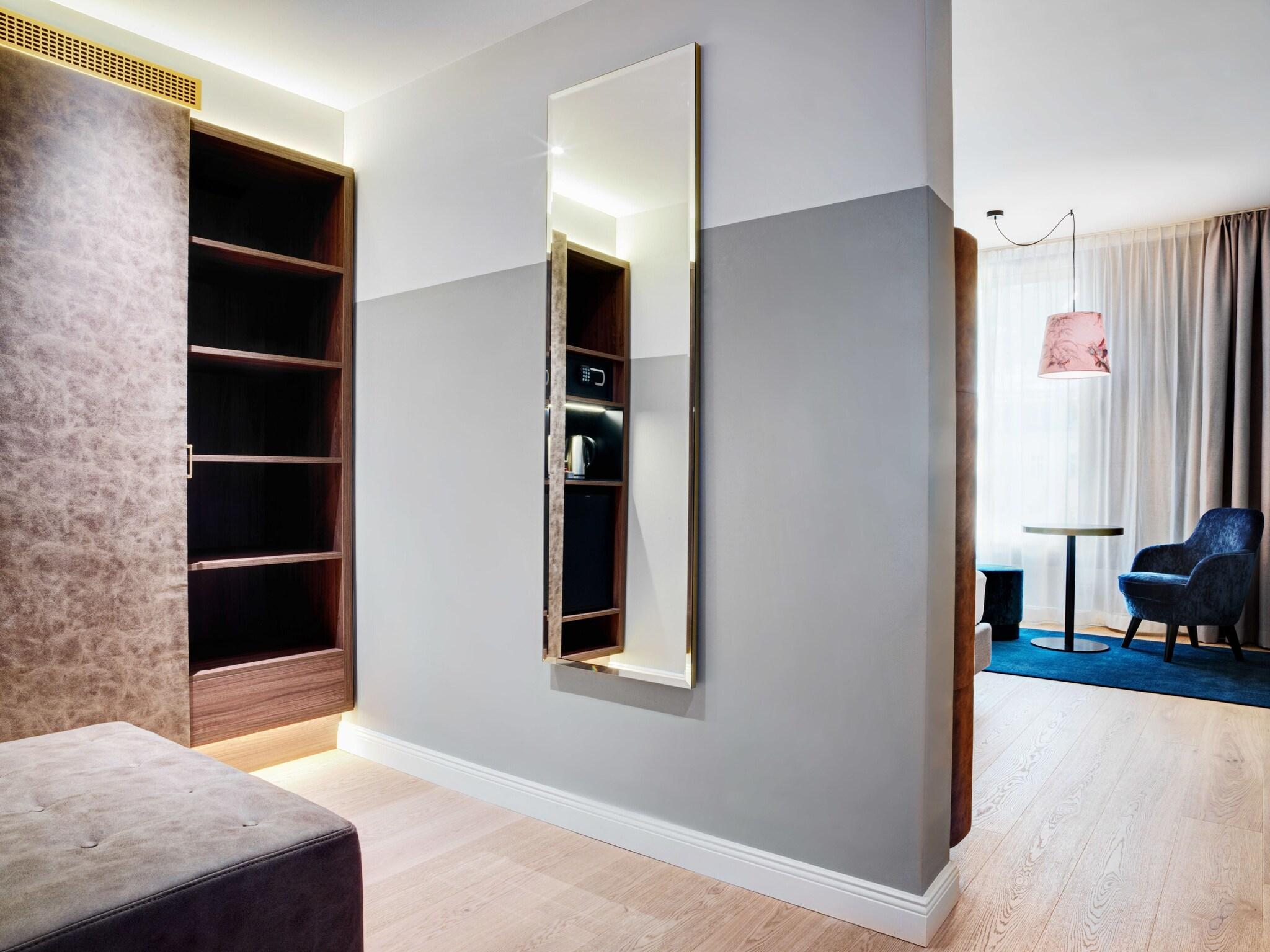 Double Queen Size Bed