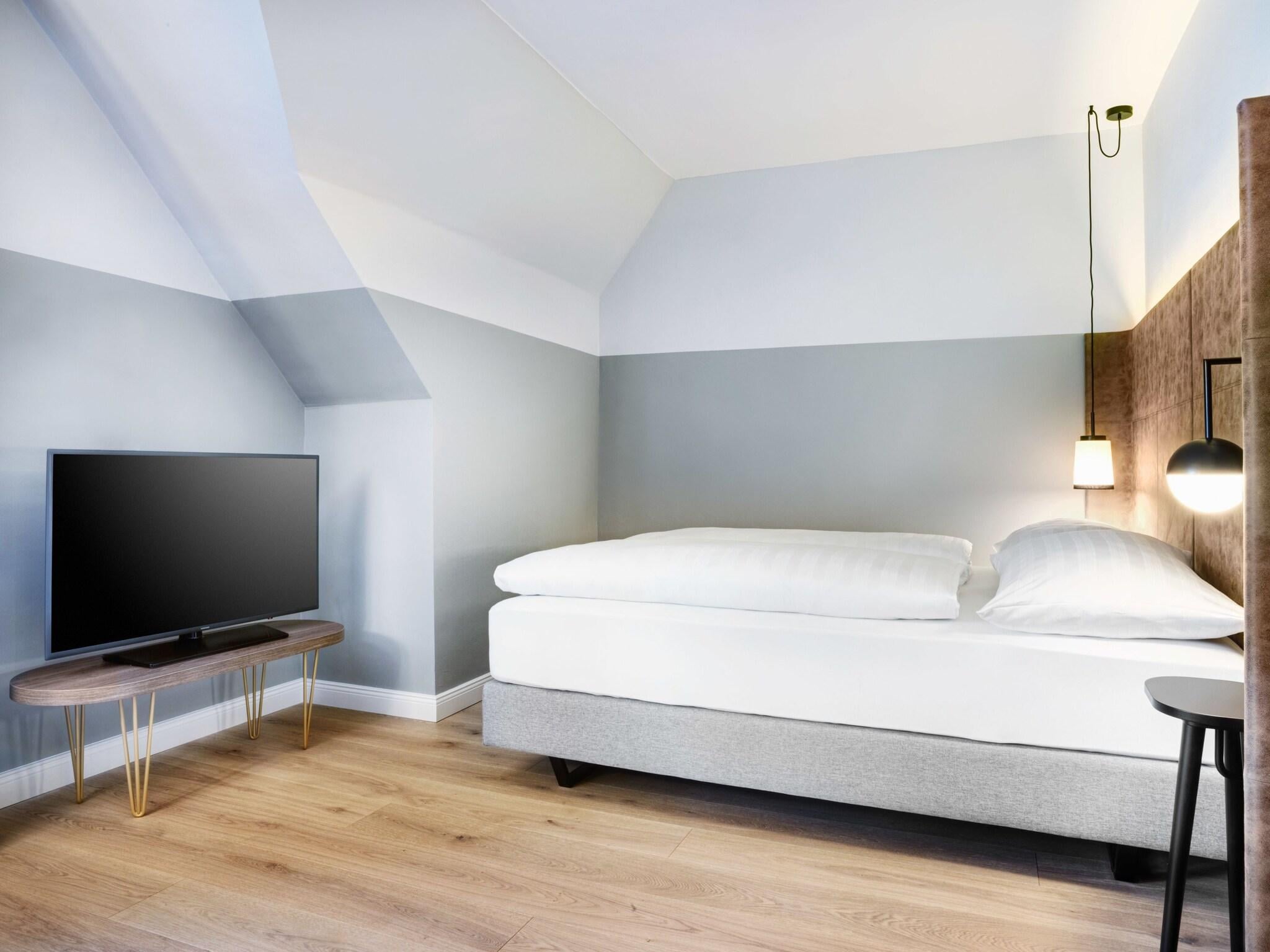 Double Superior Queen Bed