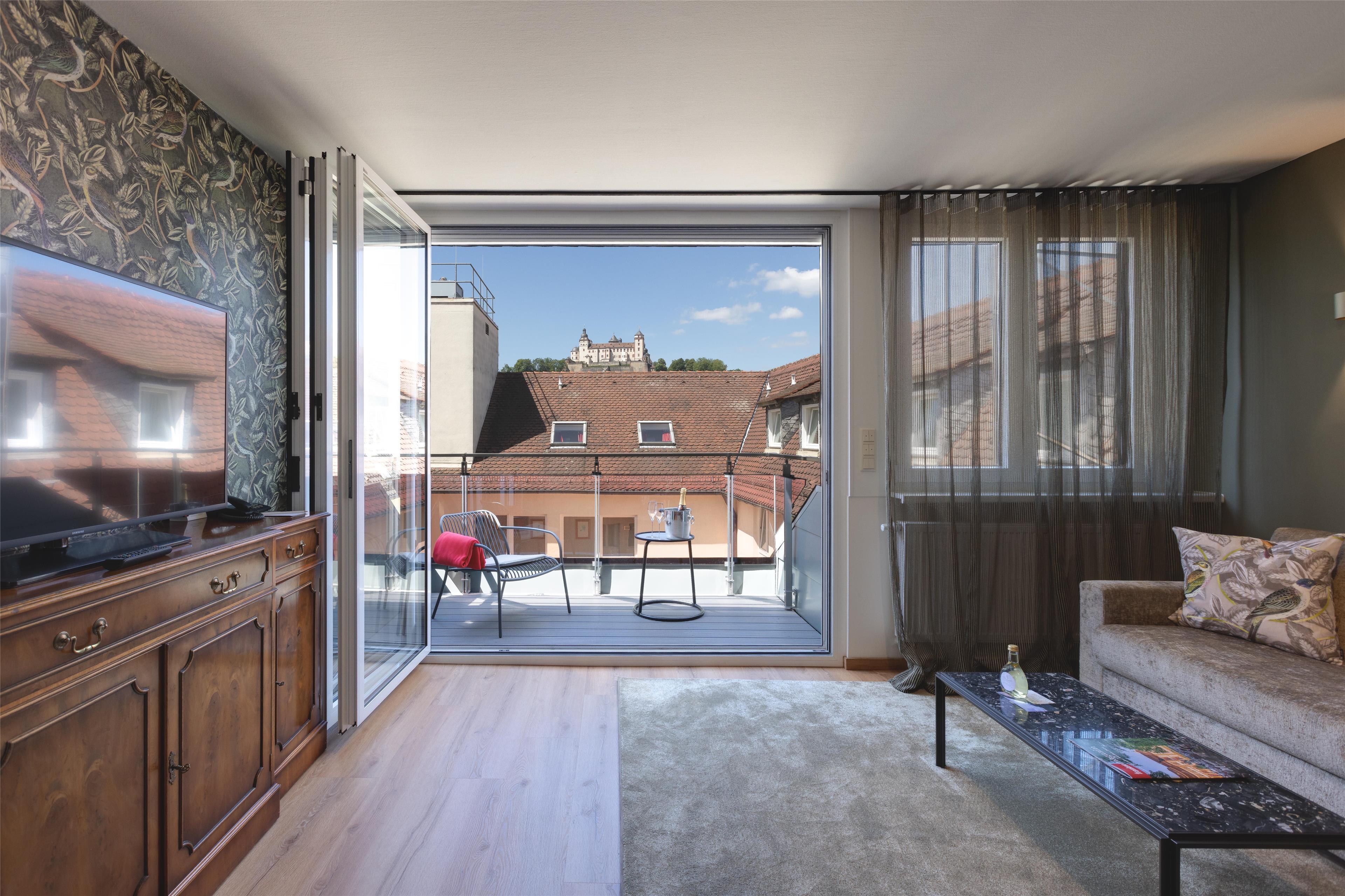 Junior Suite King Size Bed