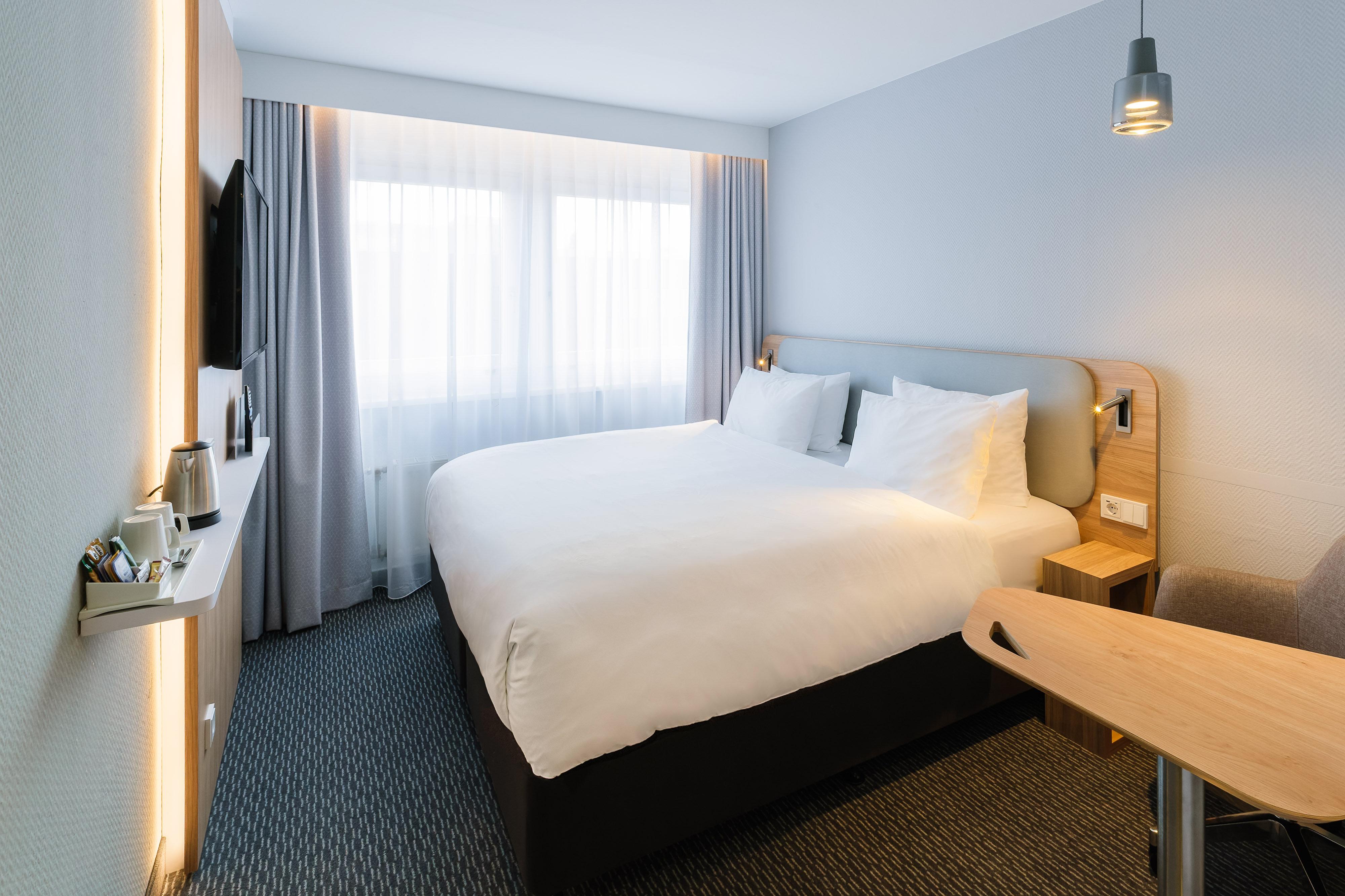 Double King Size Bed