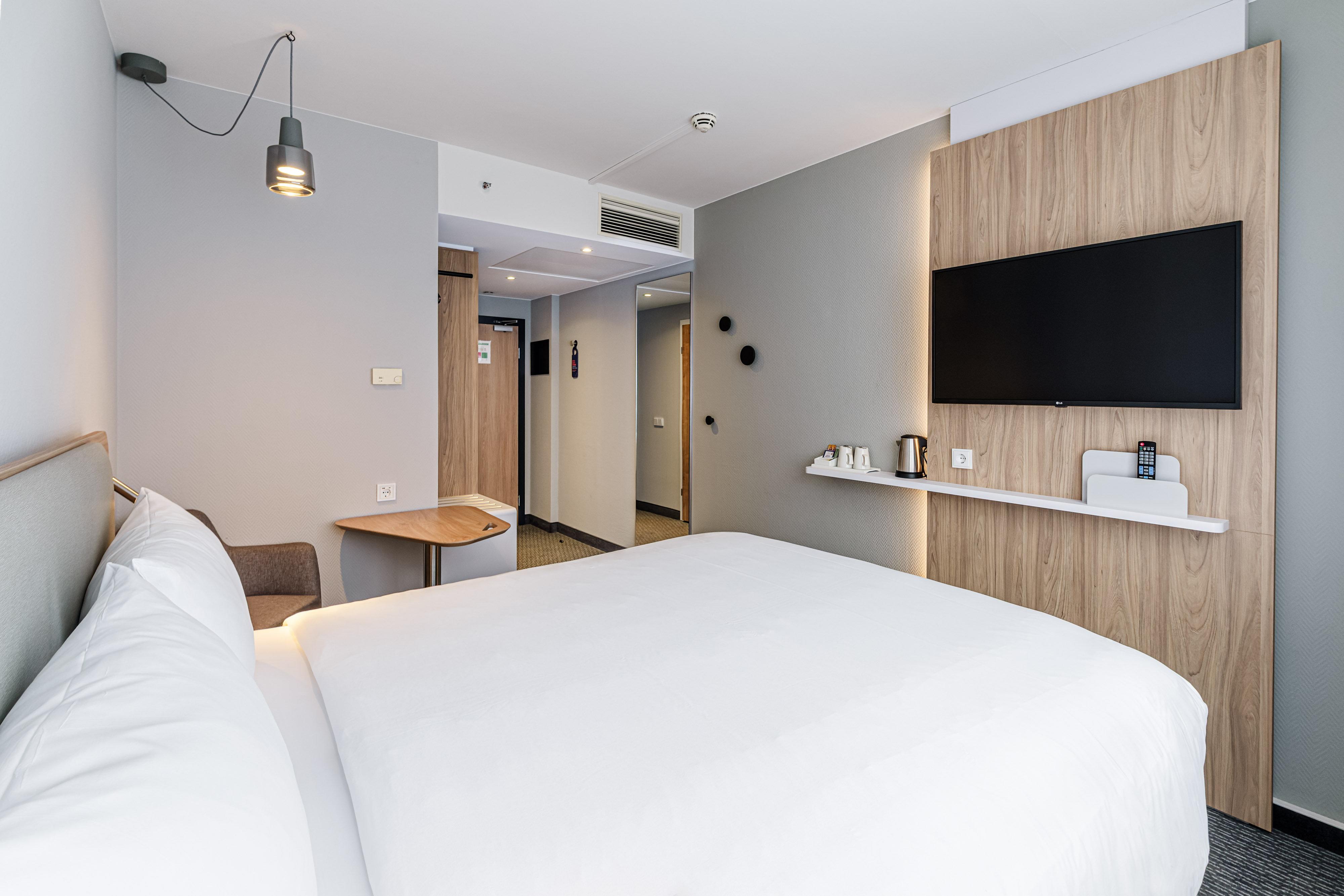 Double King Size Bed