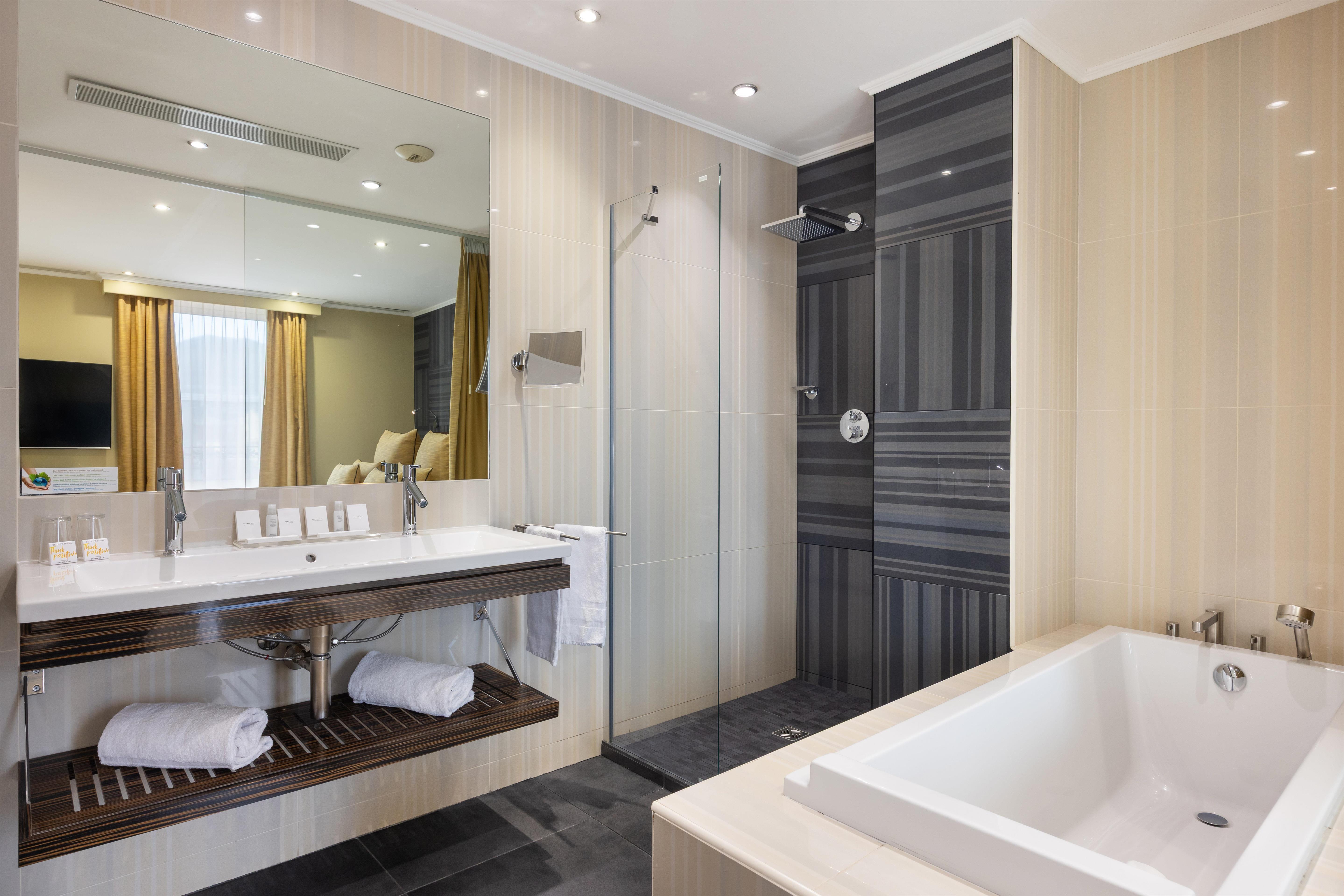 Junior Suite King Bed Non Smoking