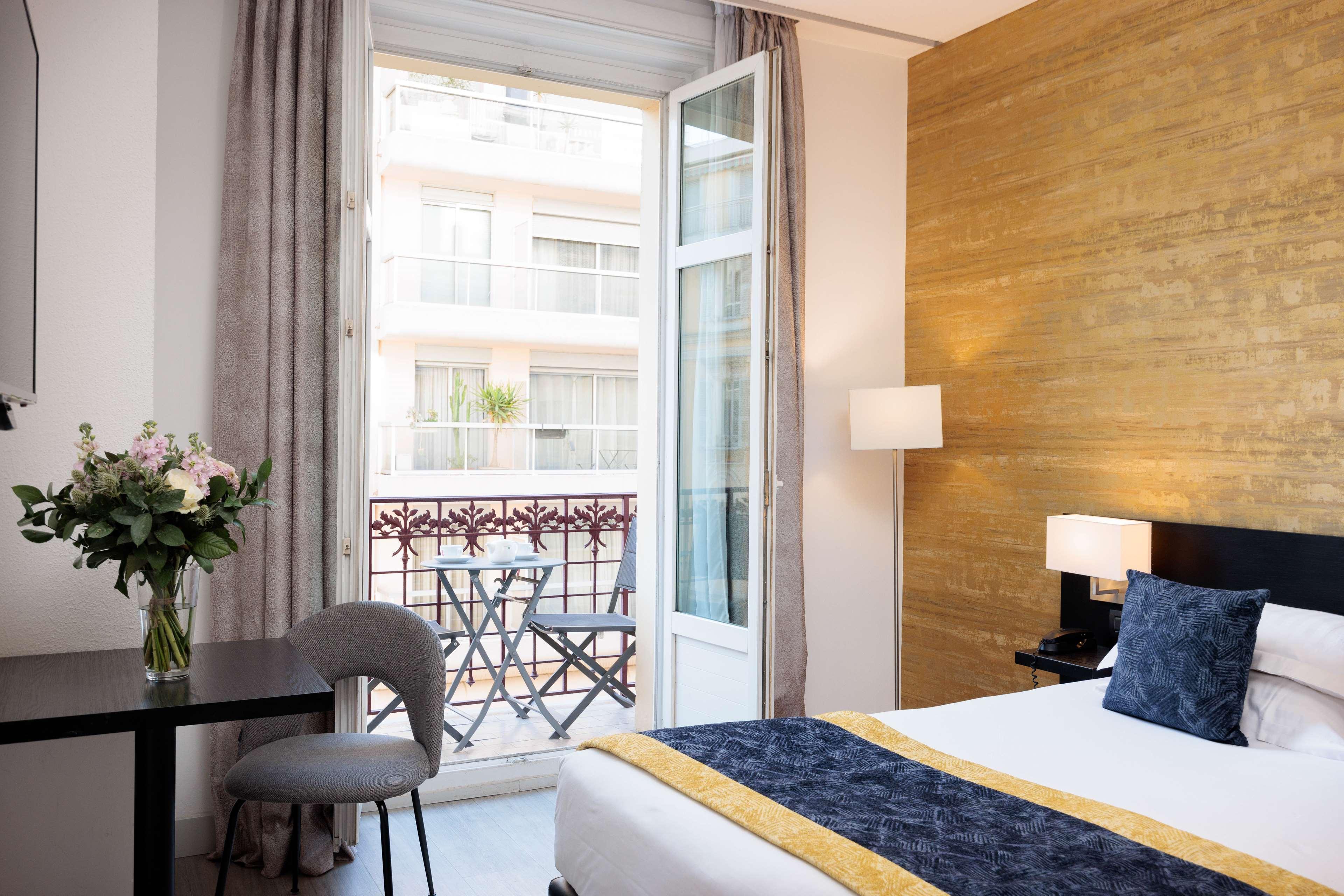 Double or Twin Deluxe