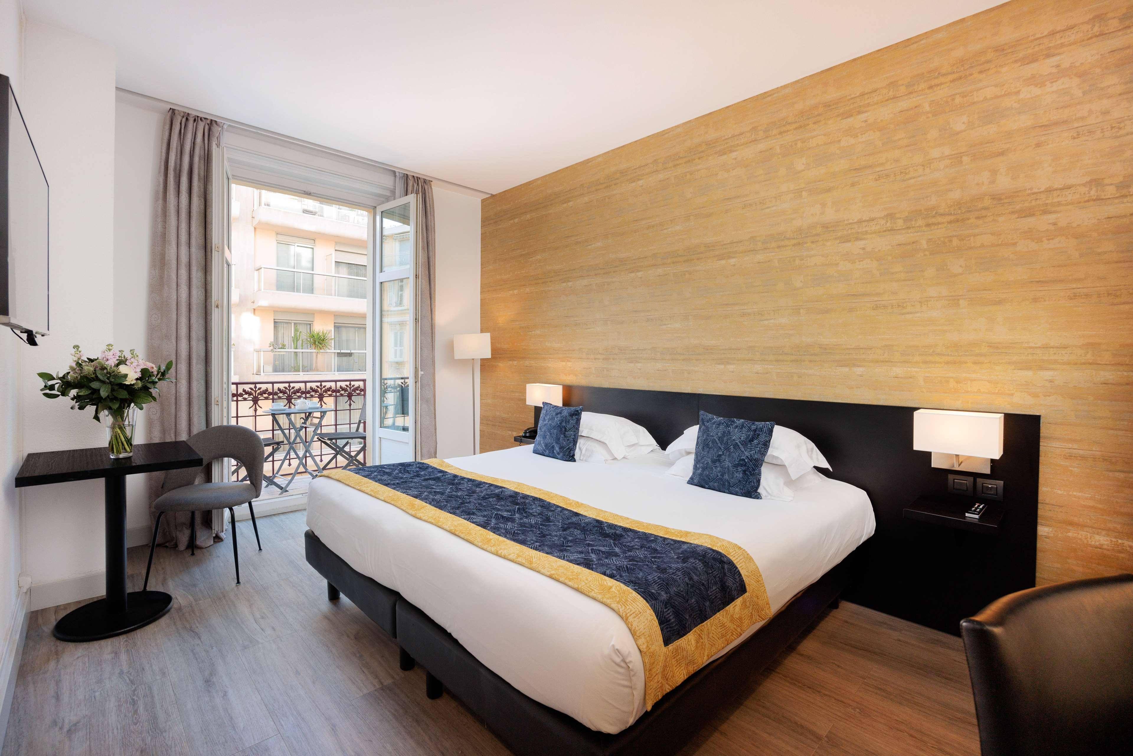 Double or Twin Deluxe