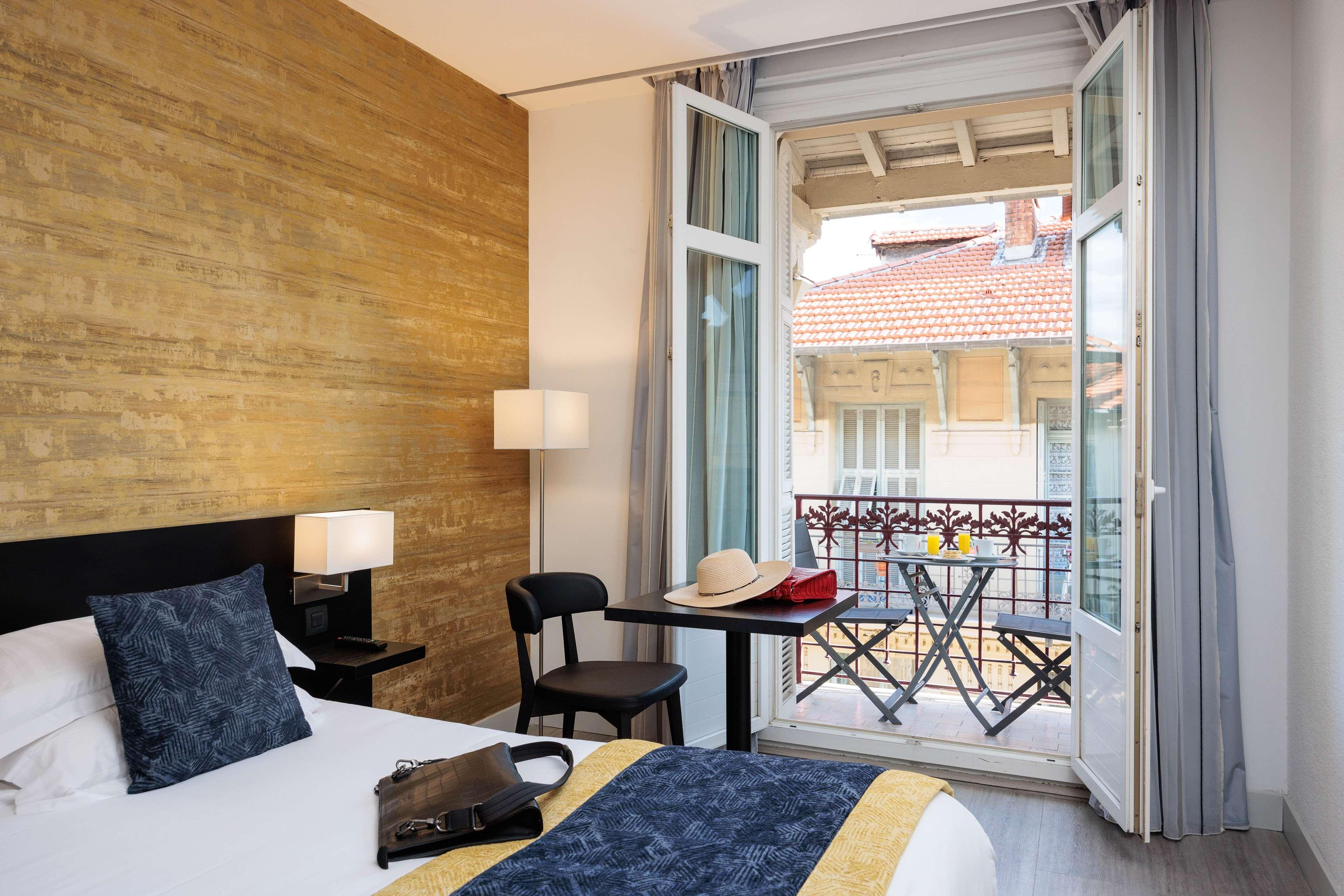 Double or Twin Deluxe