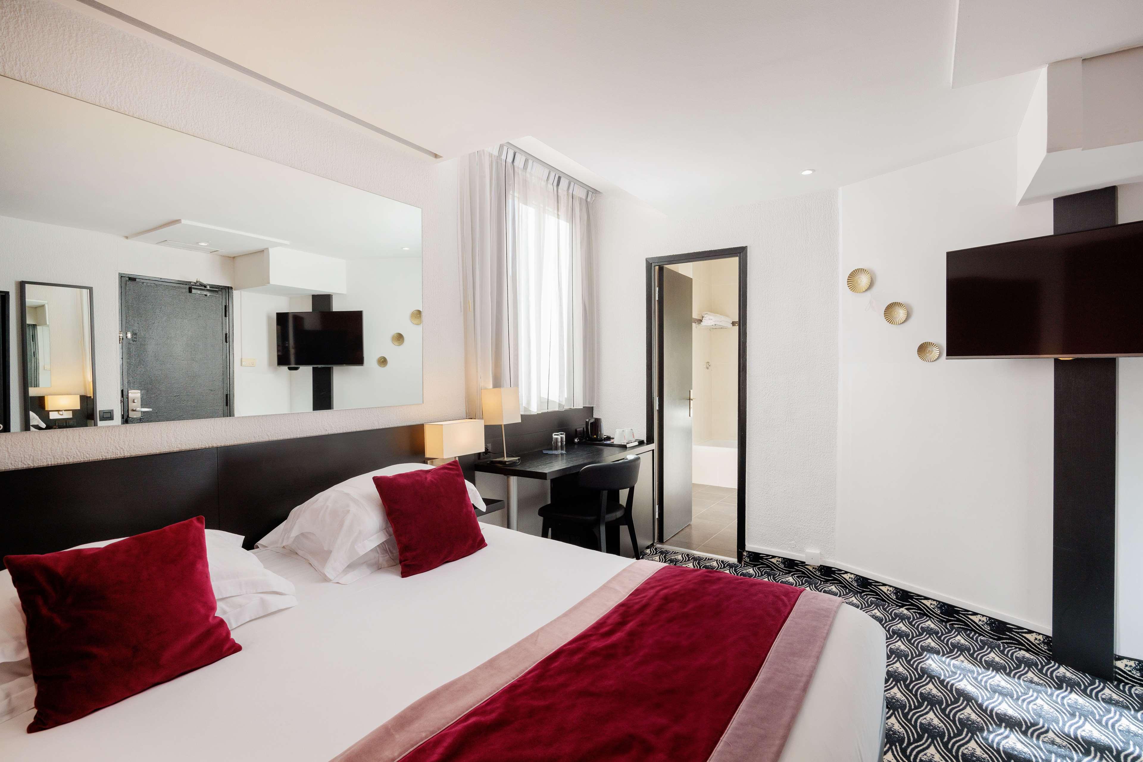 Double King Bed Non Smoking