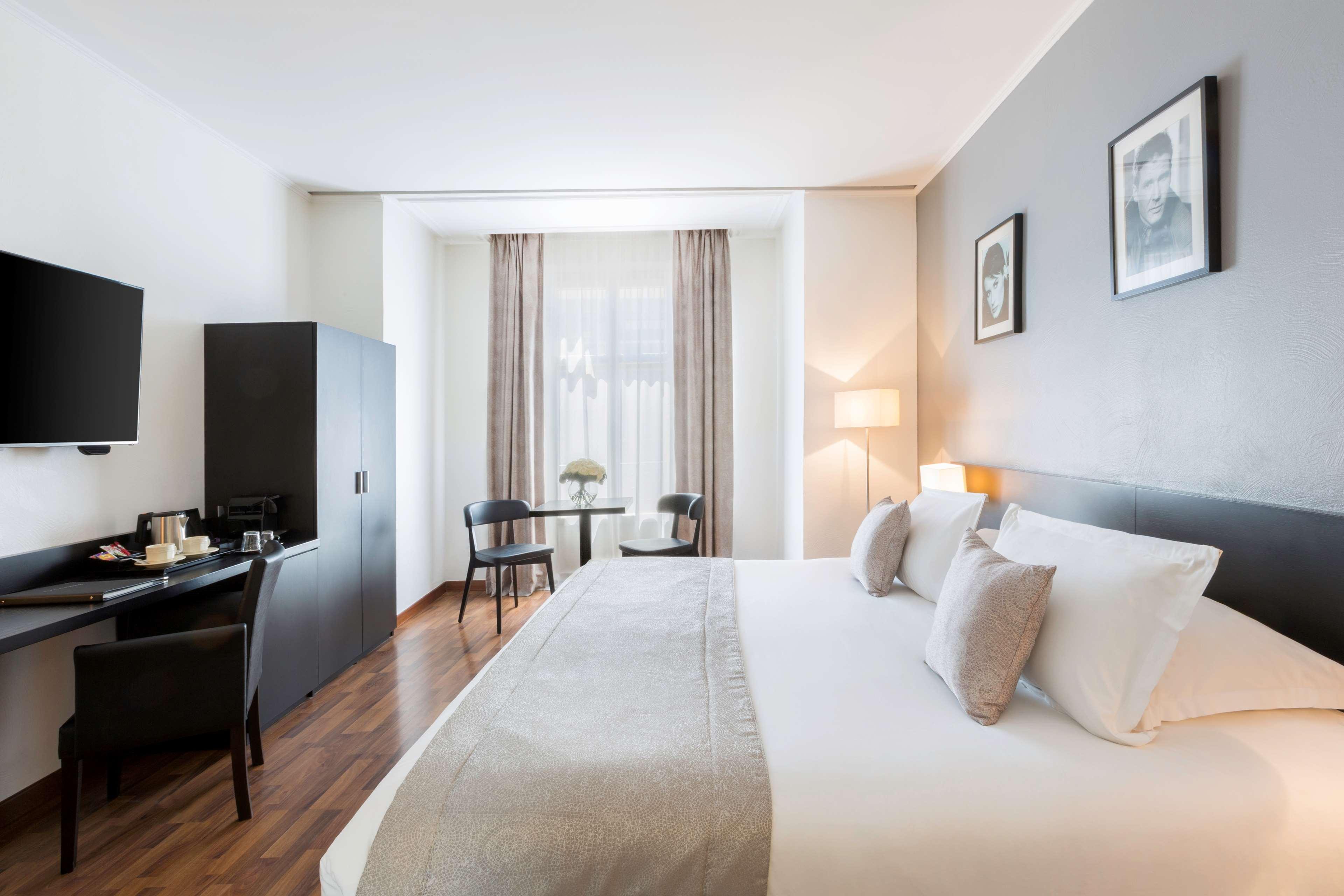 Double Deluxe King Bed