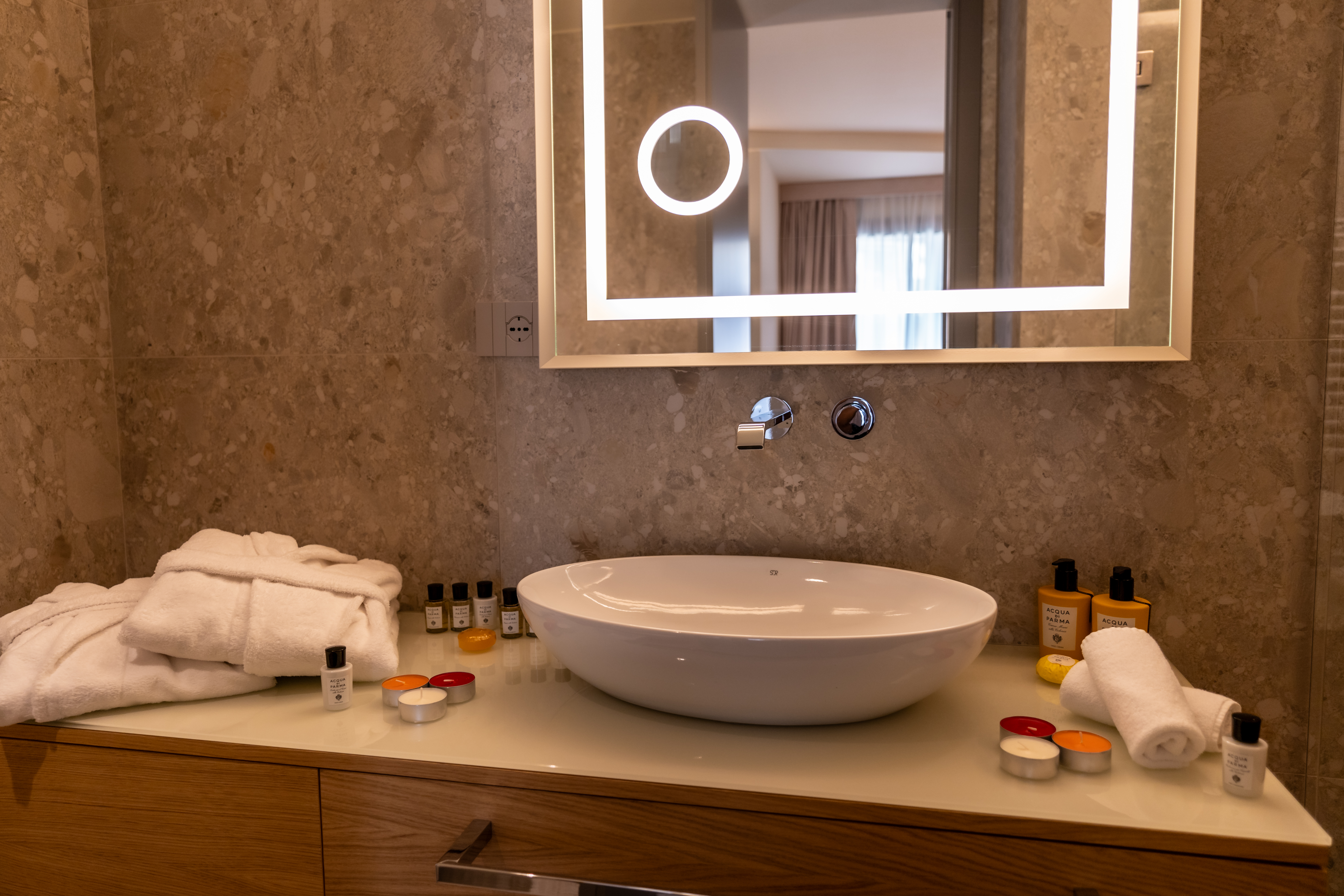 Double Deluxe with Views