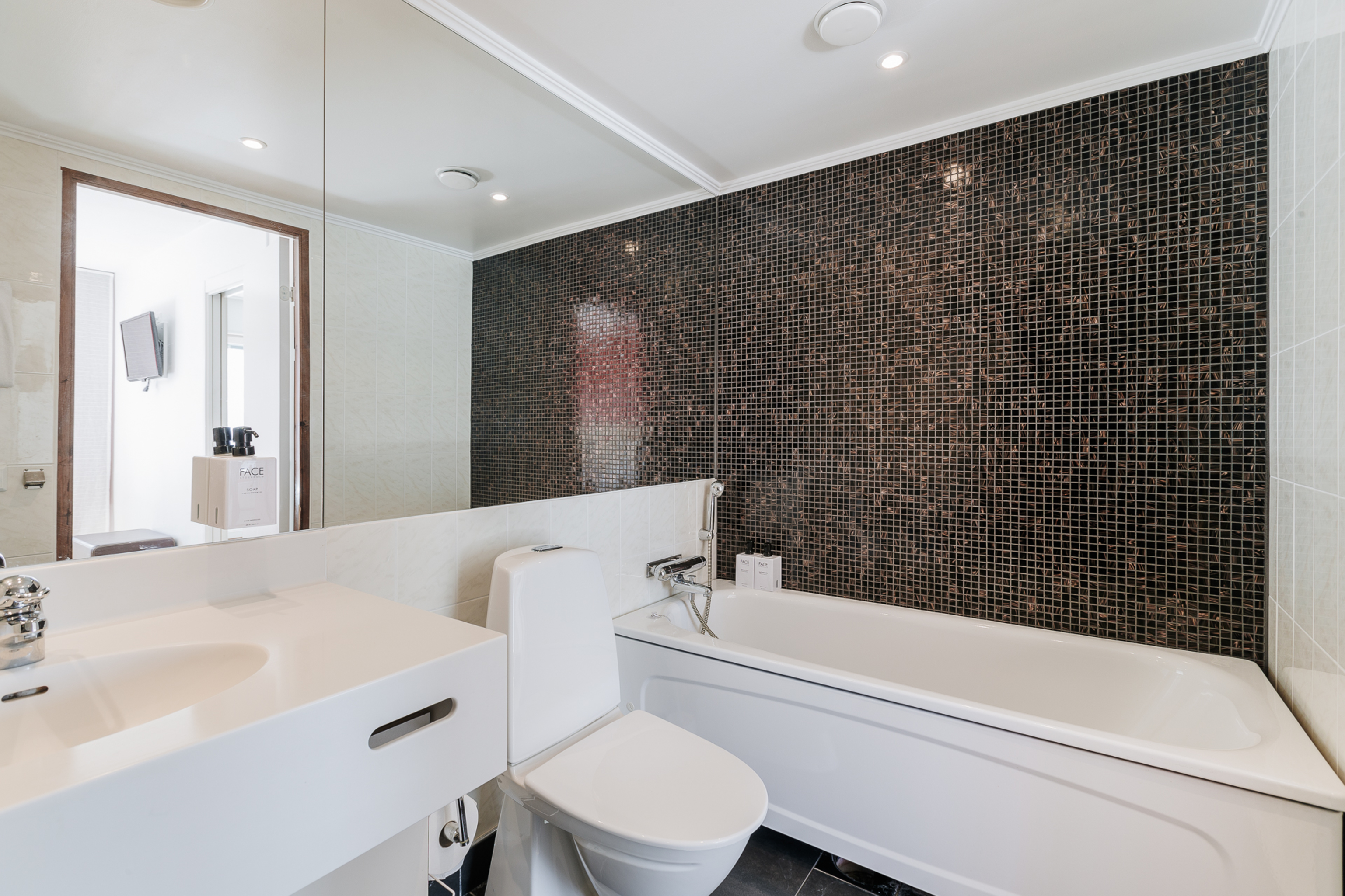 Family Room Superior