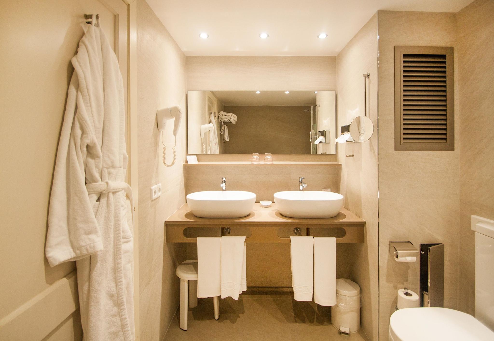 Double King Size Bed