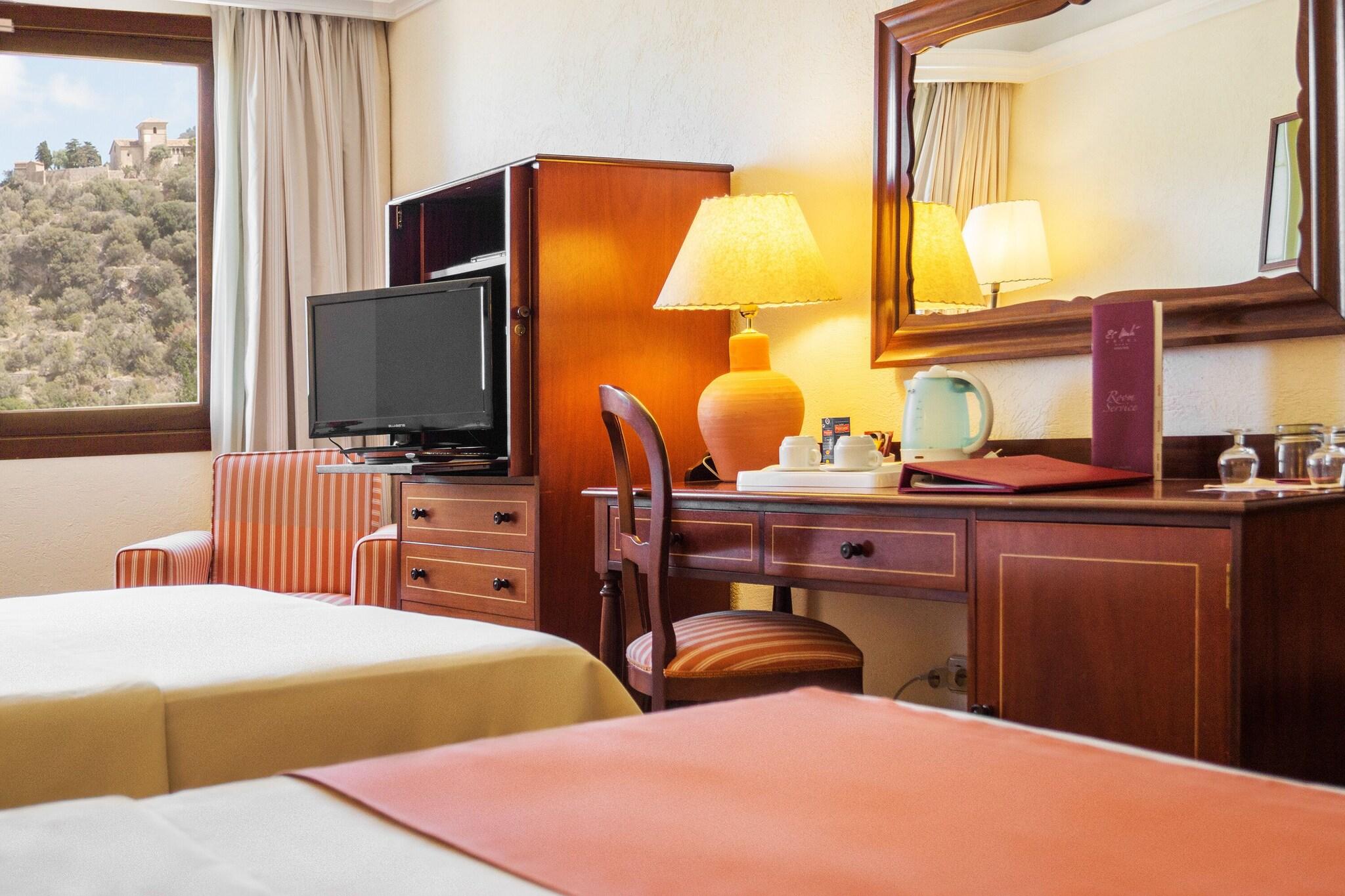 Family Room Three Beds