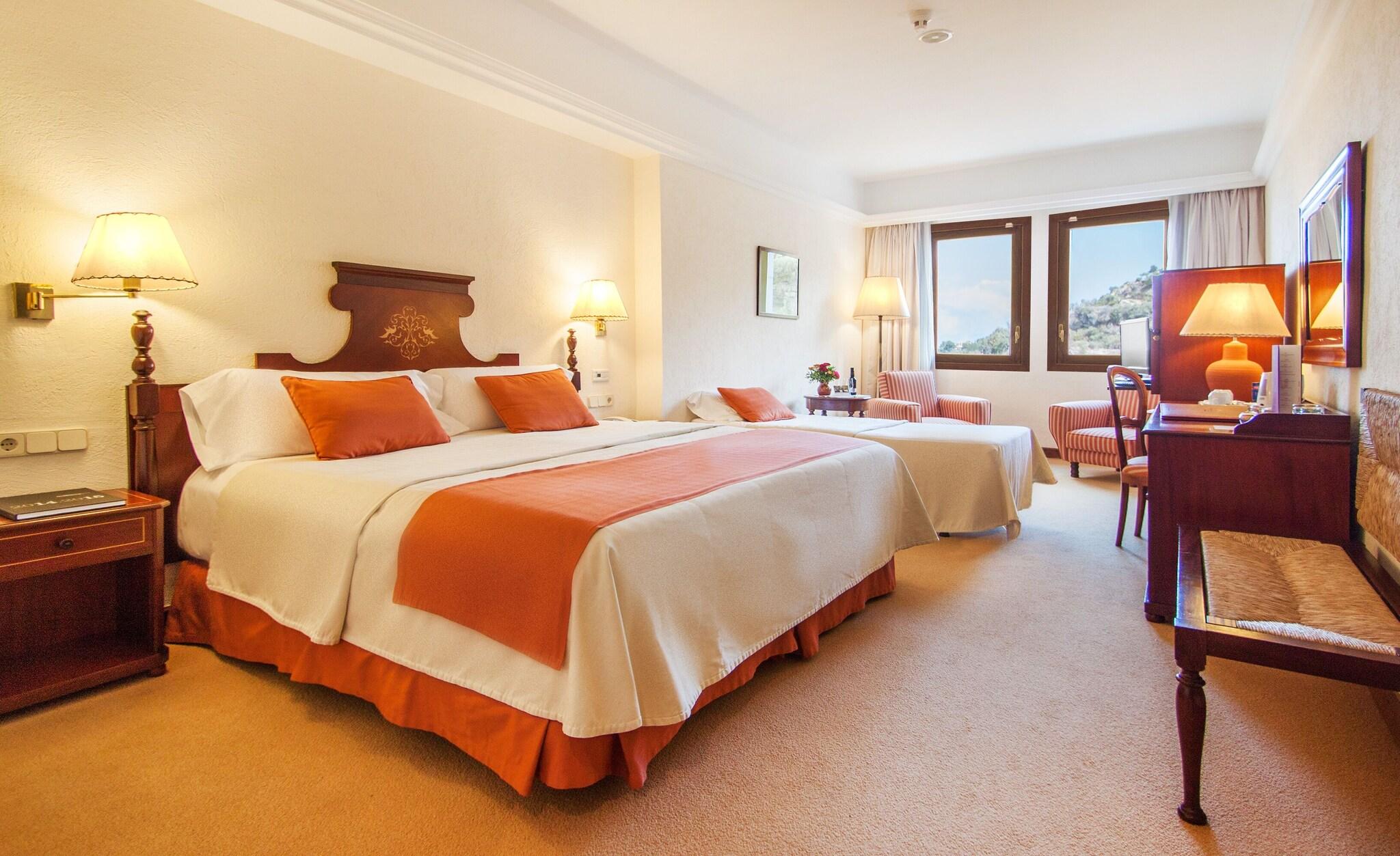 Family Room Three Beds