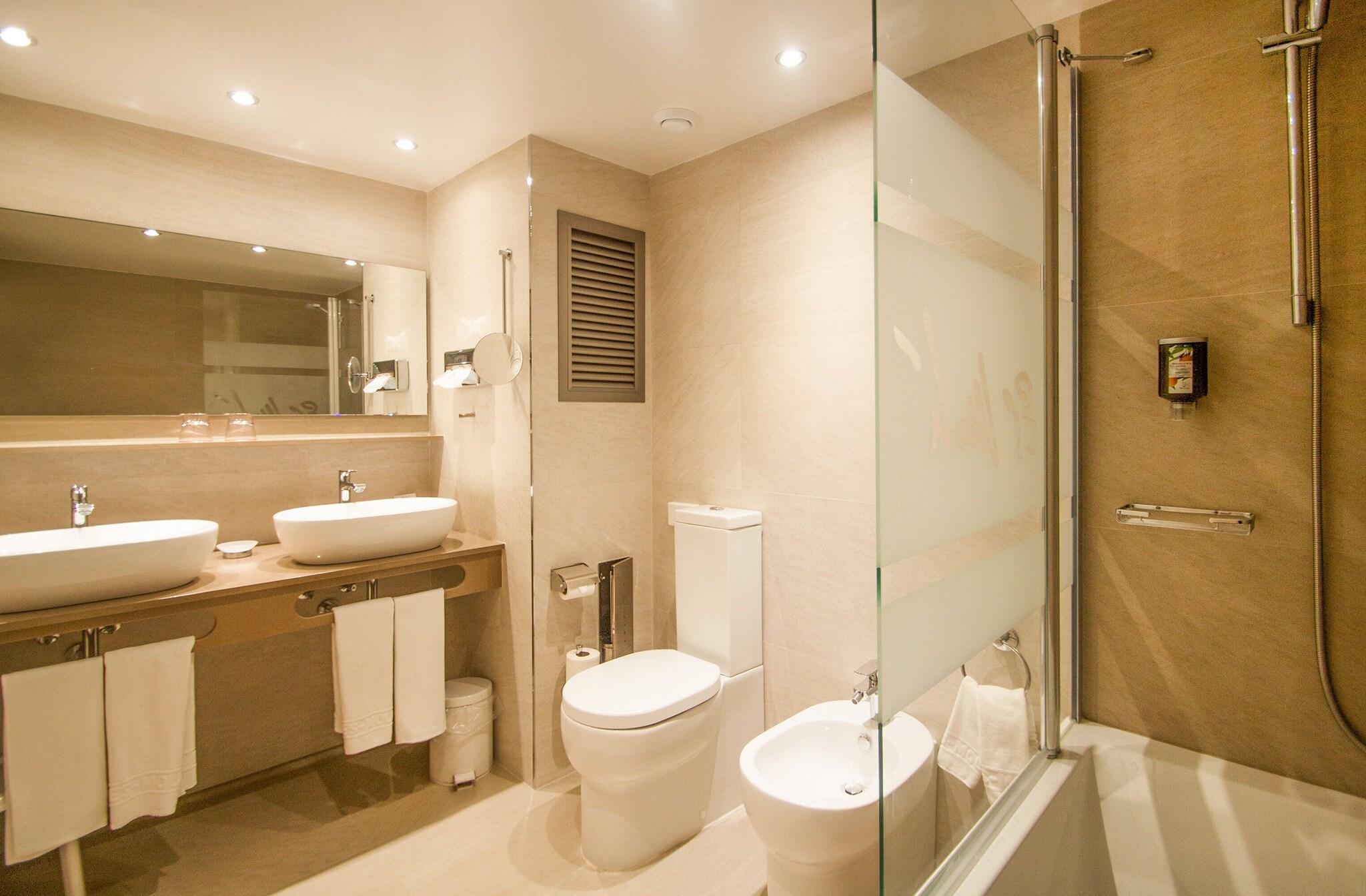 Family Room King Size Bed