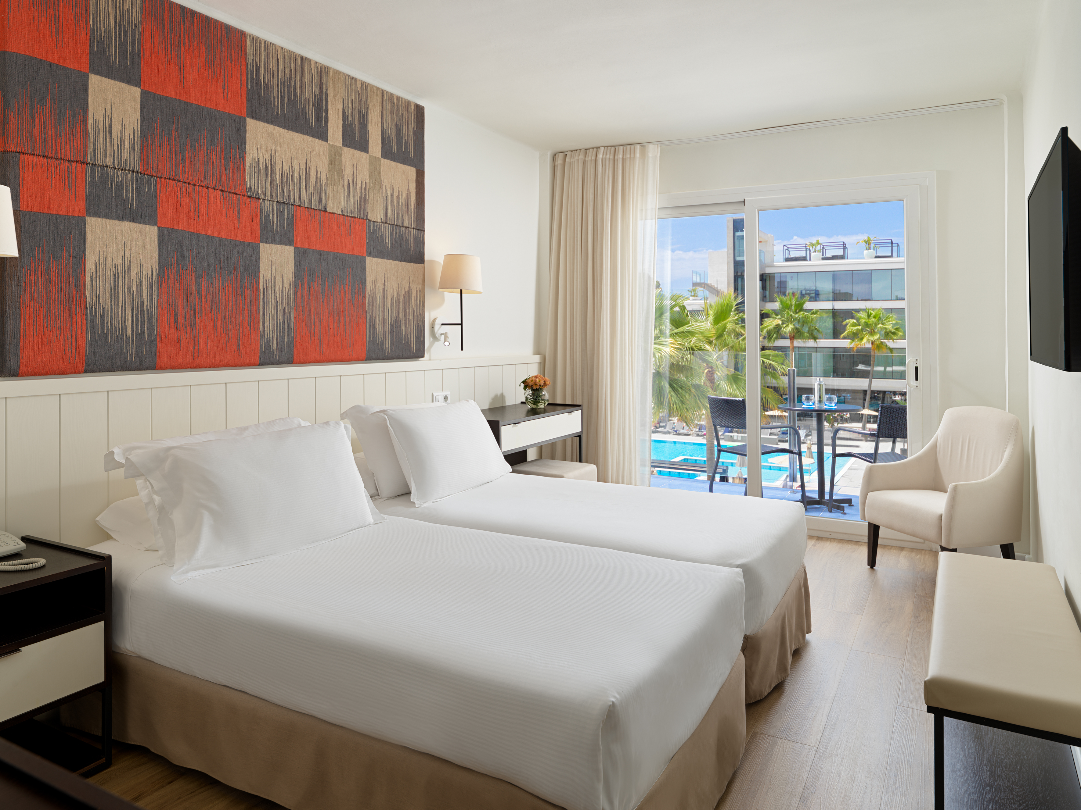 Double Single Pool View