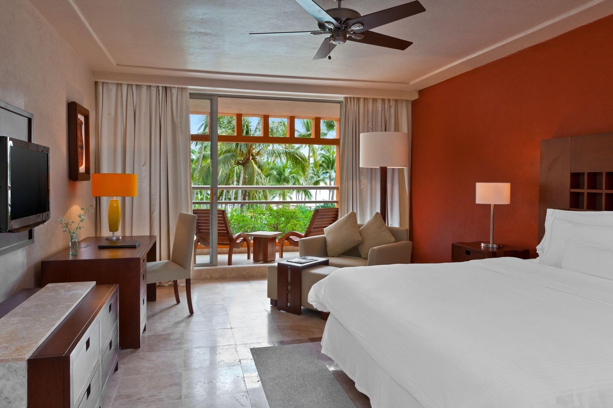 Double Partial Ocean View King Bed