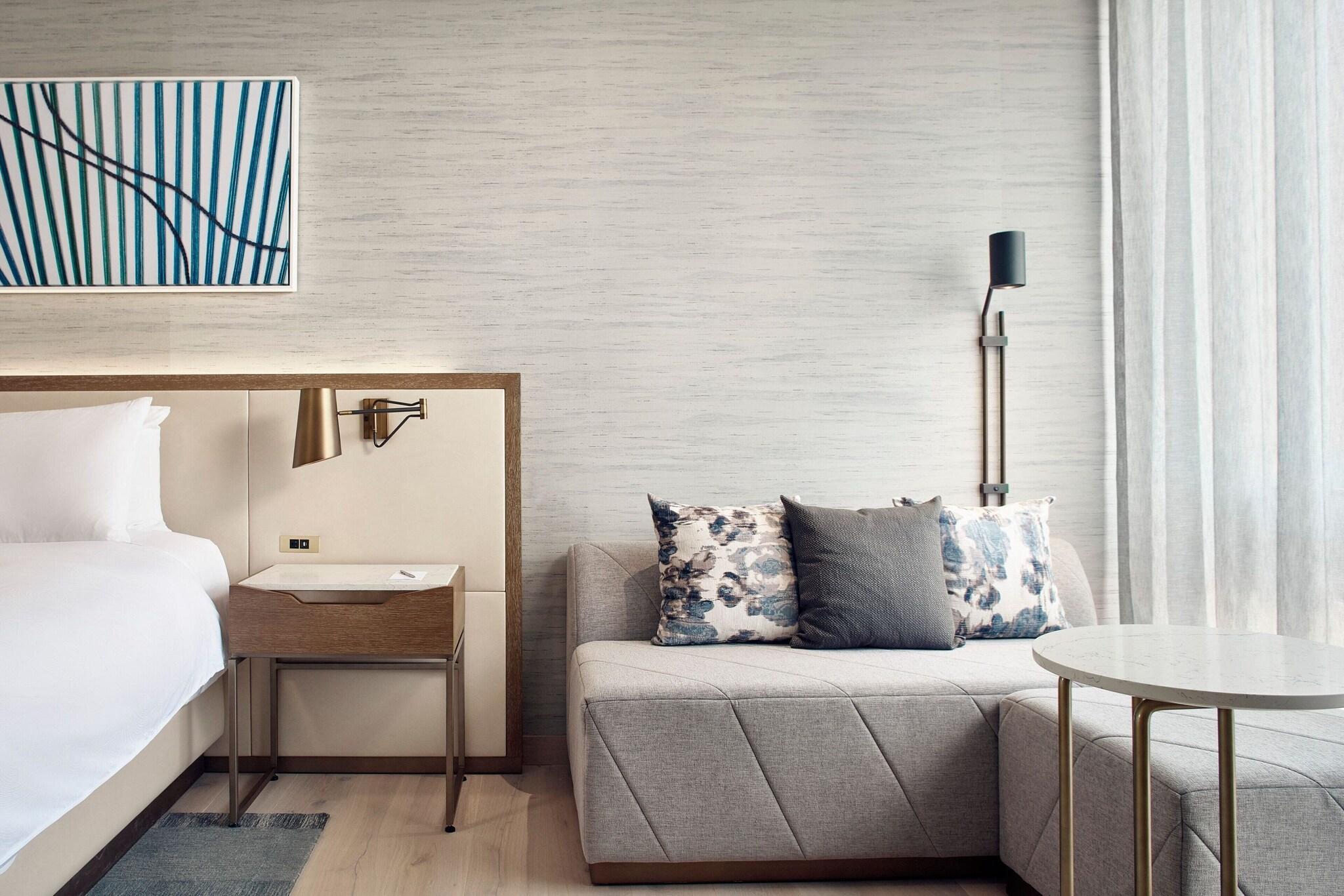 Double Deluxe King Bed