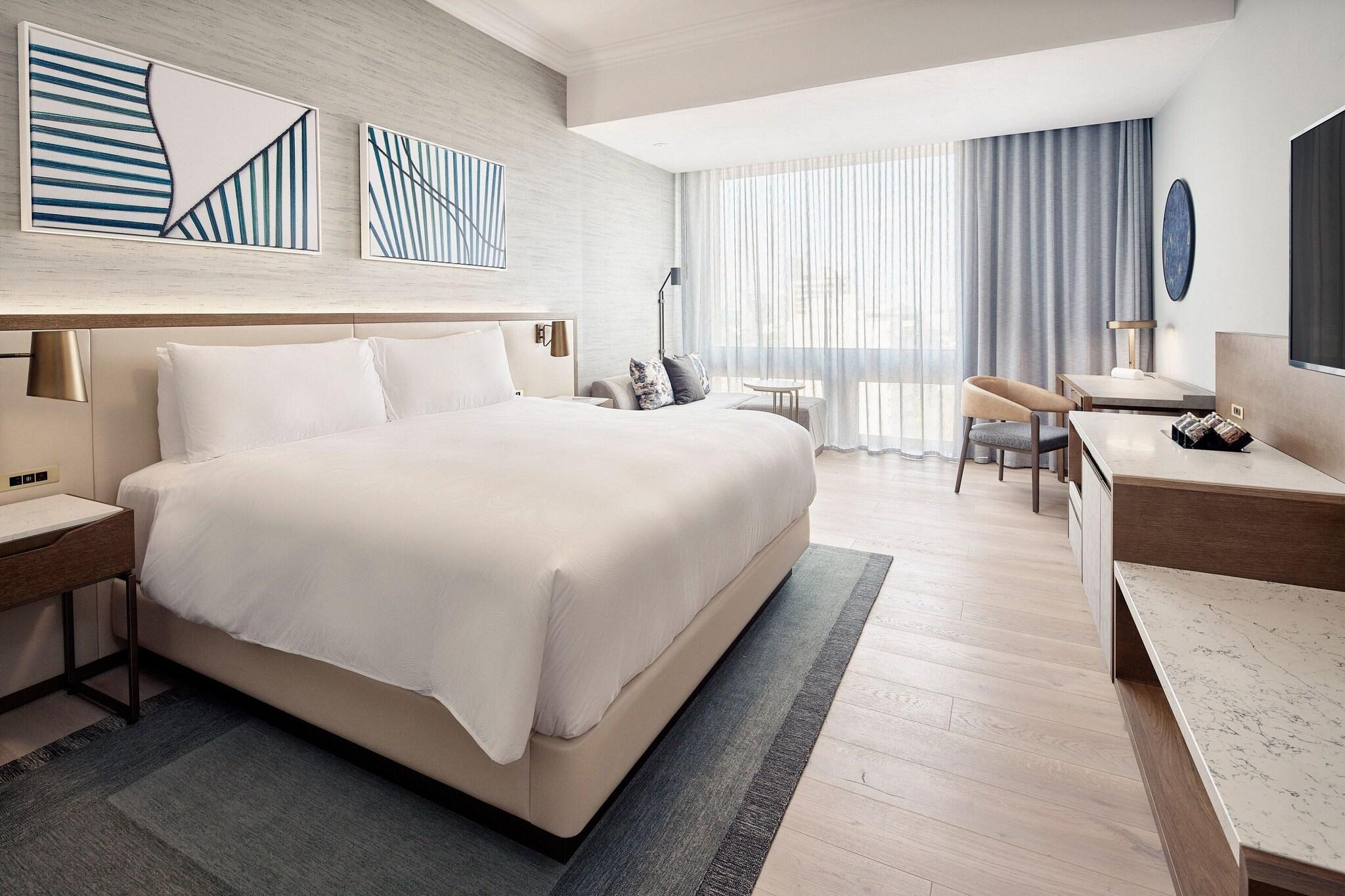 Double Deluxe King Bed