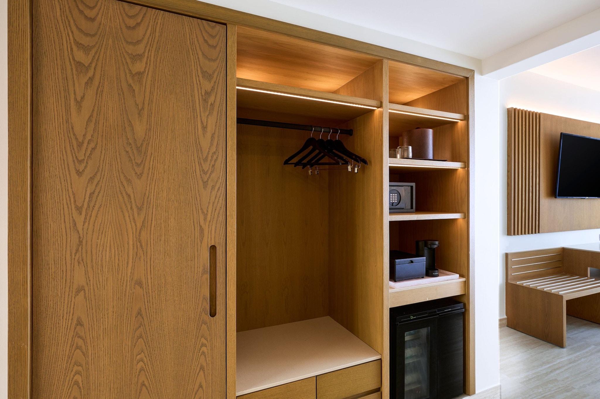 Room Ocean View King Bed